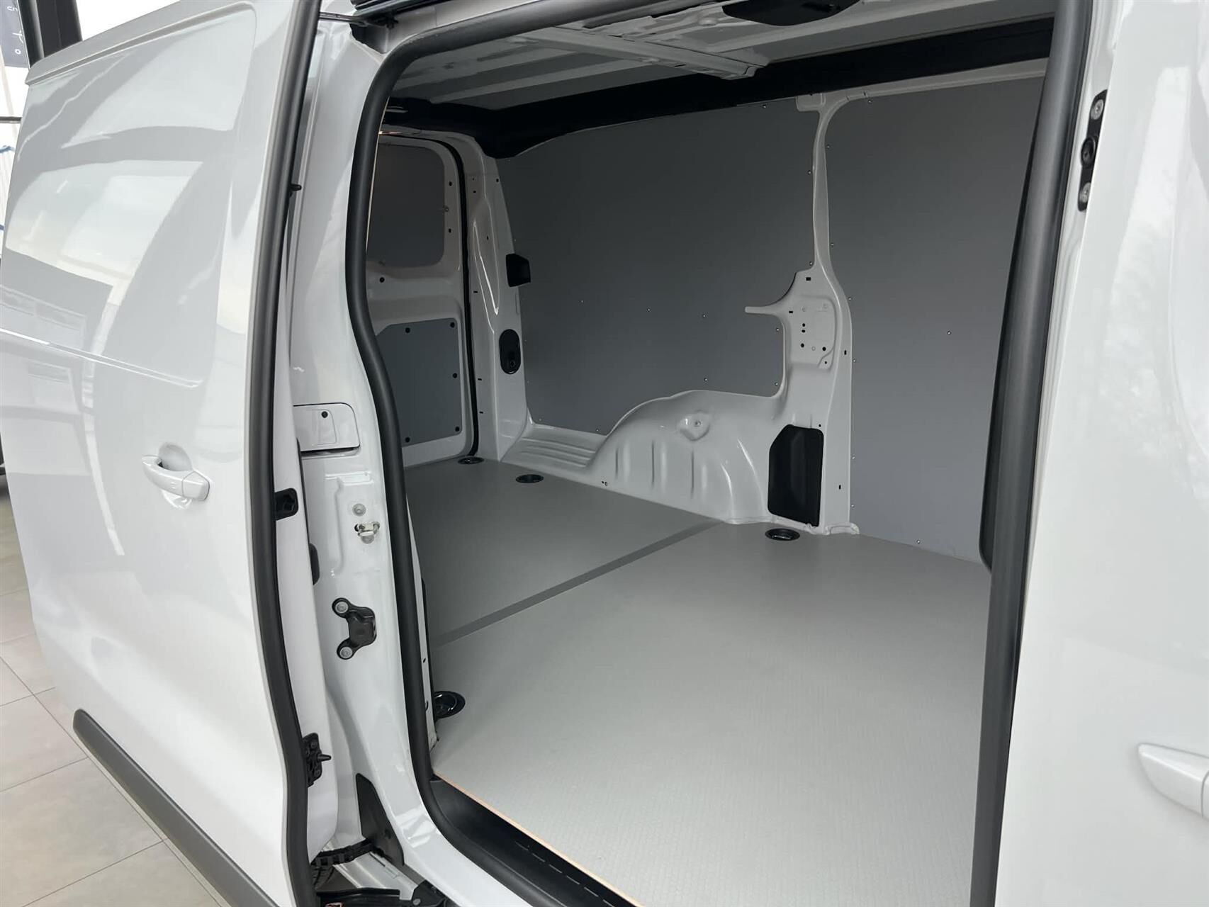 Billede af Peugeot Expert L3 2,0 BlueHDi Premium 144HK Van 6g