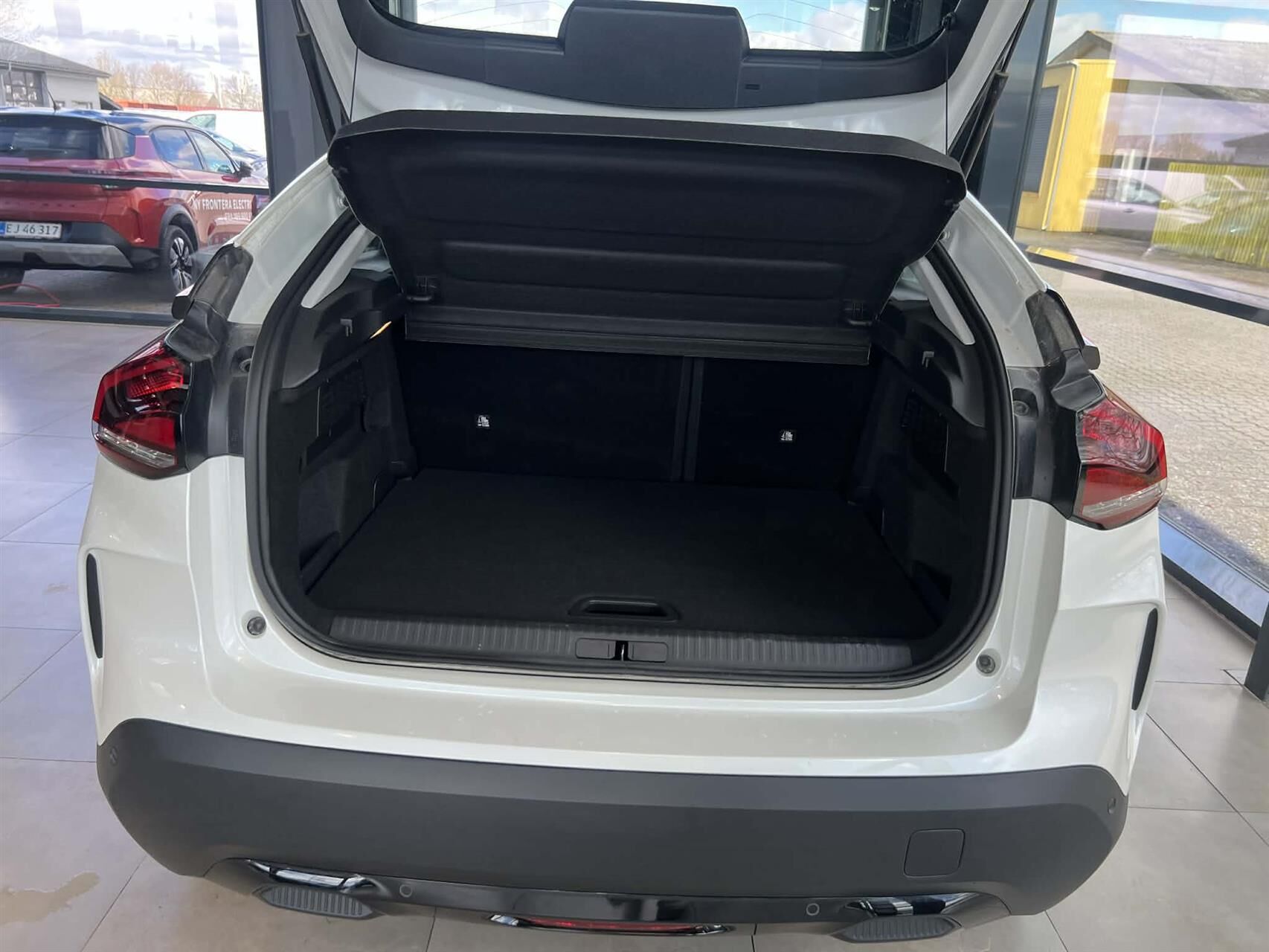 Billede af Citroën e-C4 EL Shine Ltd. 136HK 5d Aut.