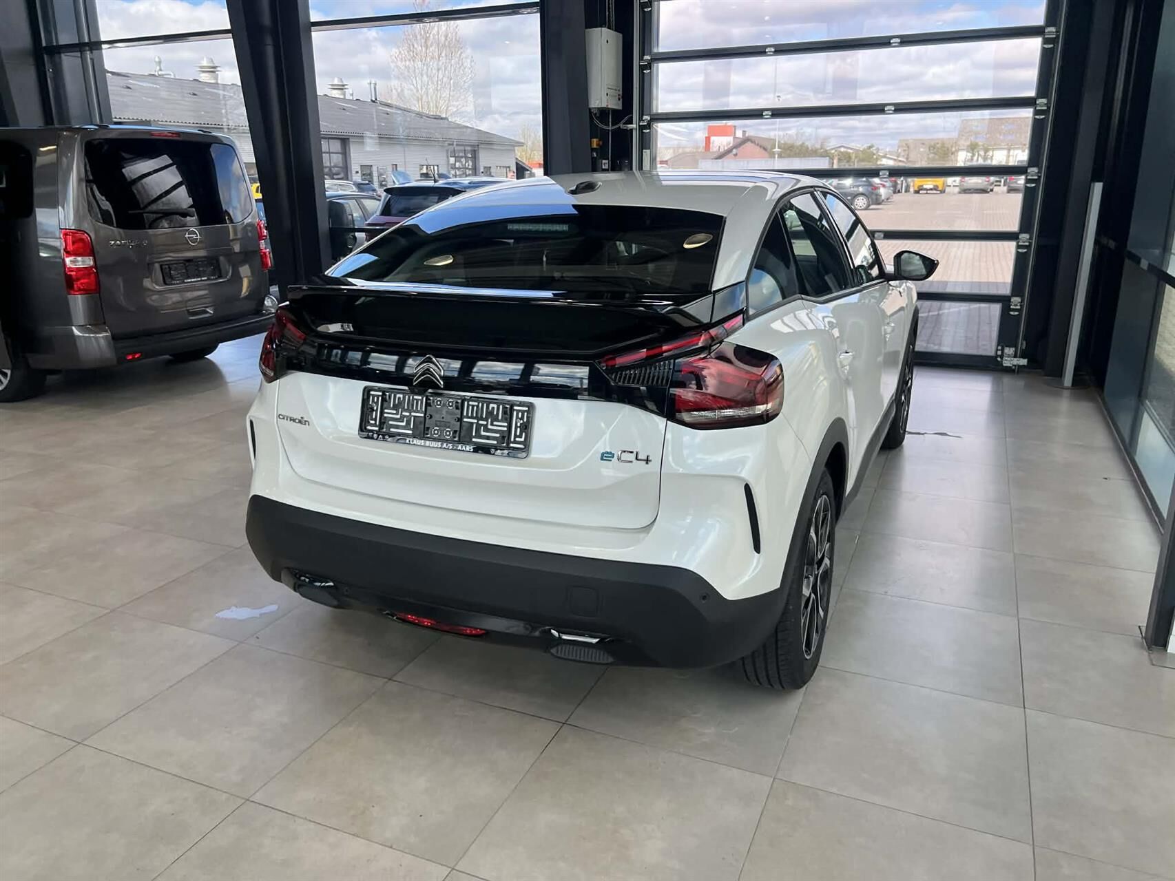 Billede af Citroën e-C4 EL Shine Ltd. 136HK 5d Aut.