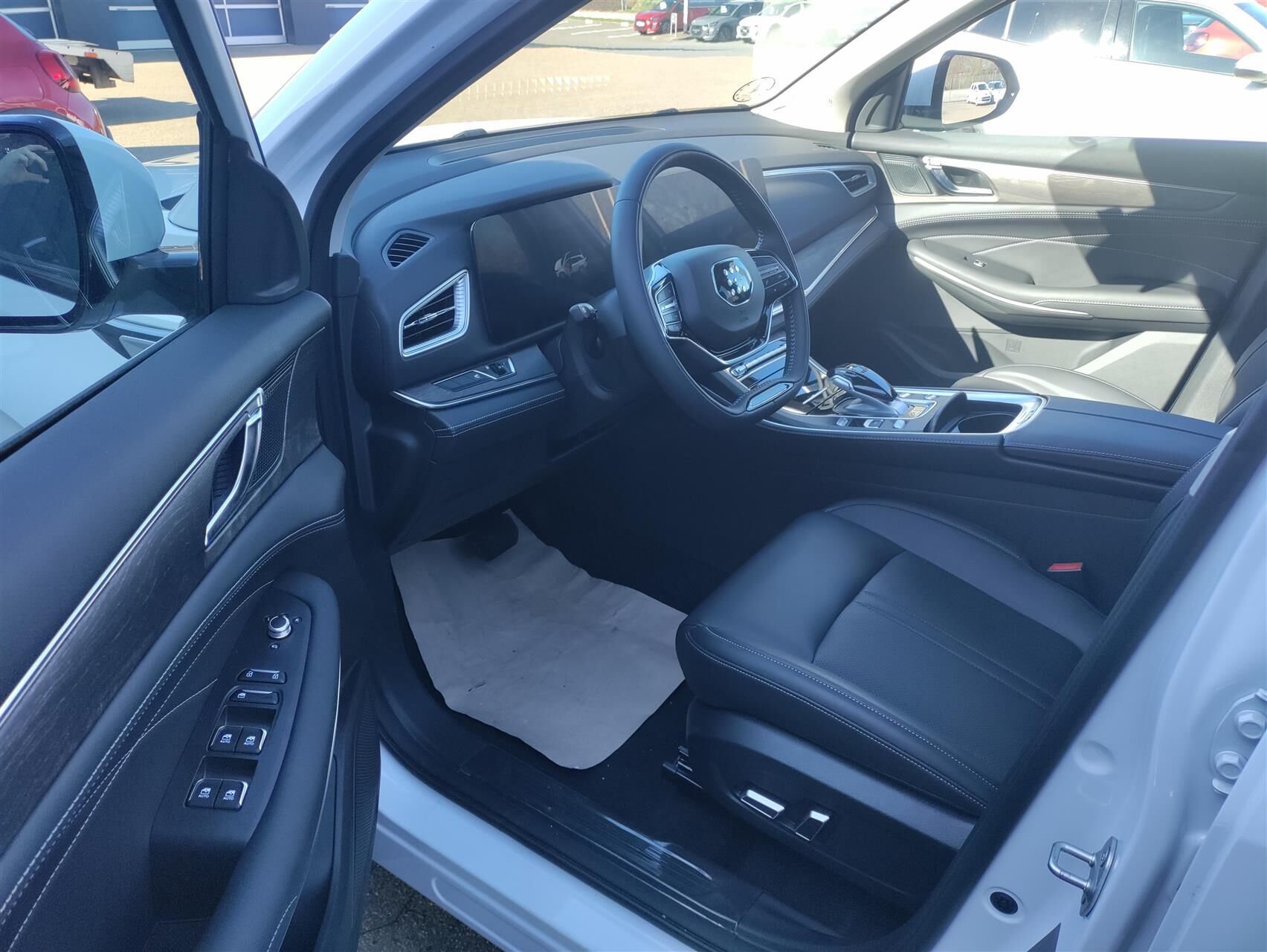 Billede af Navor E5 1,5 Plugin-hybrid Rock E-CVT 218HK 5d Aut.