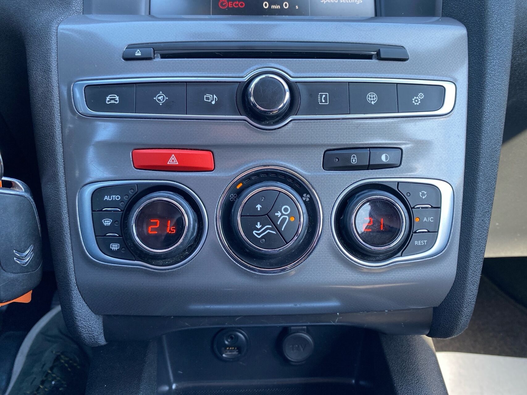 Billede af Citroën C4 1,6 Blue HDi Live start/stop 100HK 5d