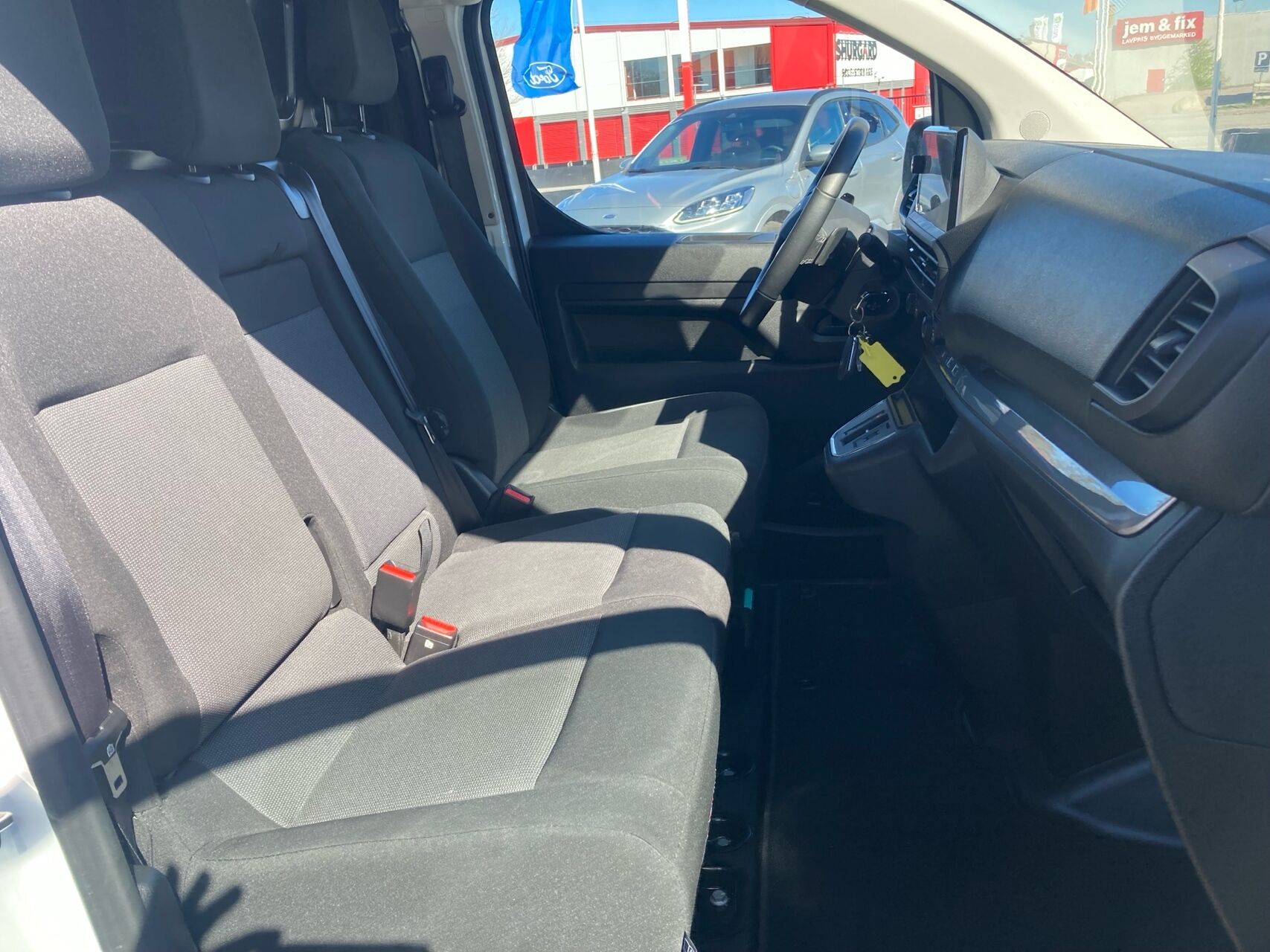 Billede af Citroën Jumpy L3 2,0 Blue HDi Flexline EAT8 145HK Van 8g Aut.