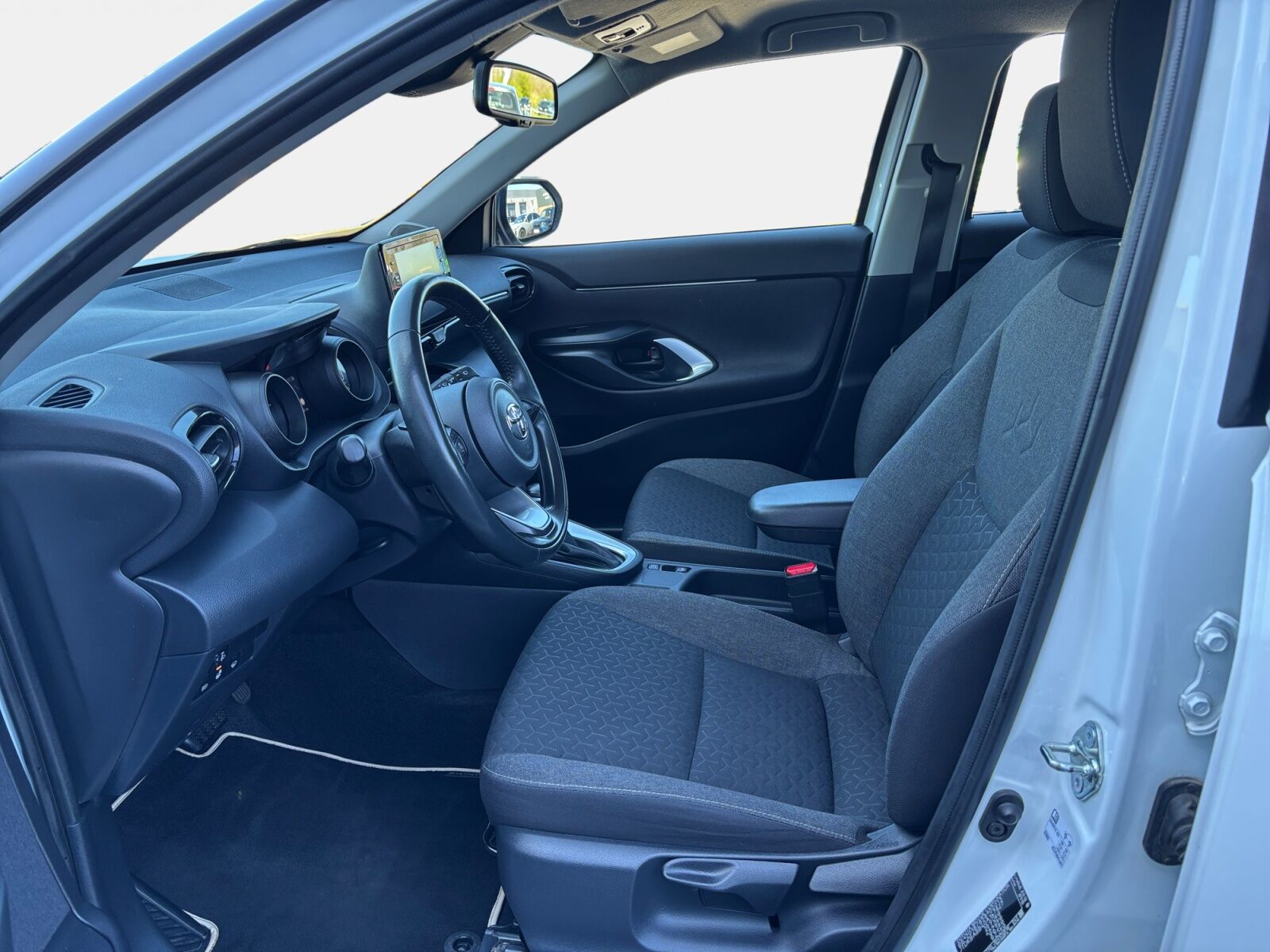 Billede af Toyota Yaris Cross 1,5 Hybrid Active 116HK 5d Trinl. Gear