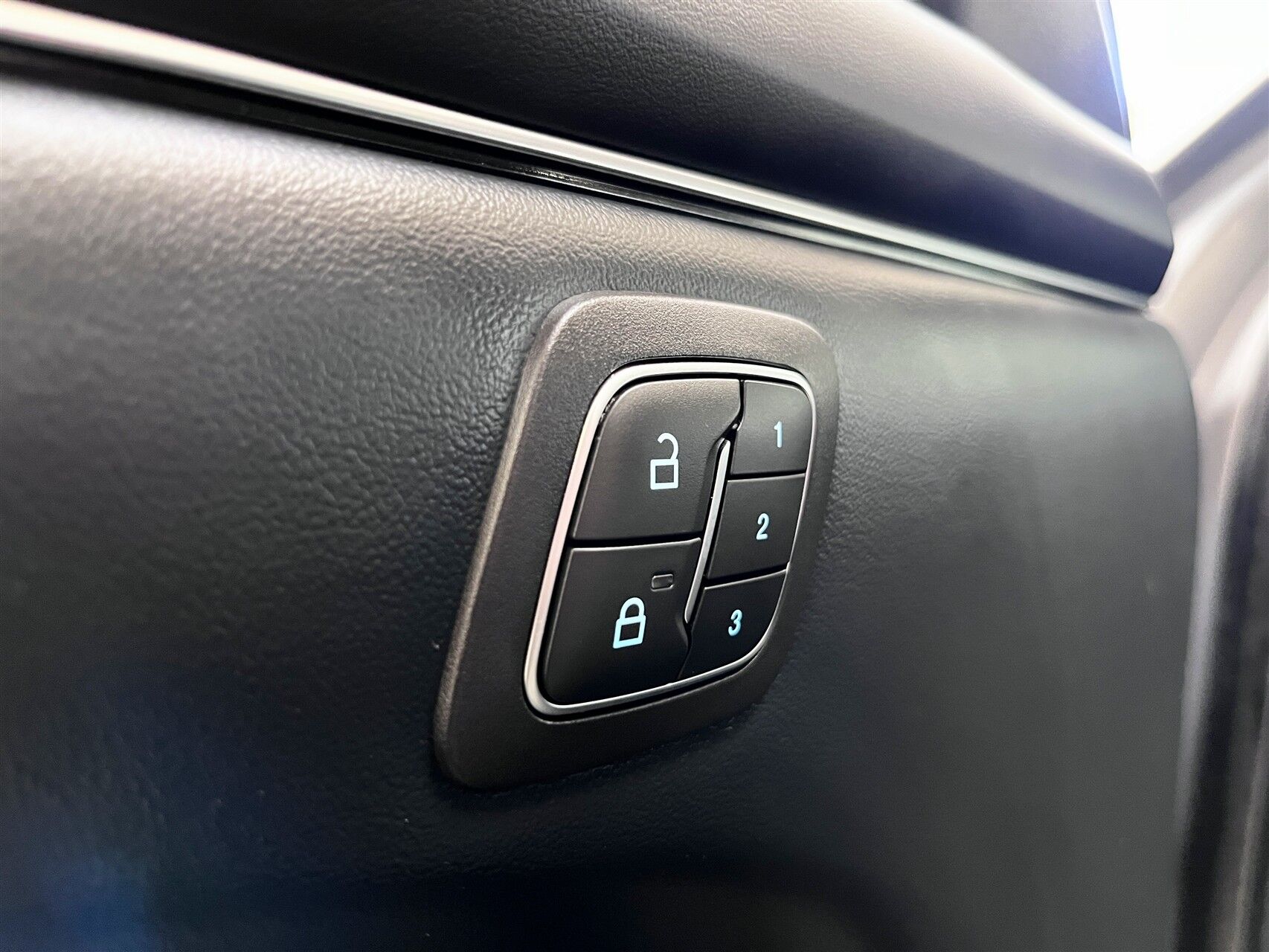 Billede af Ford Mustang Mach-E EL UR Premium 294HK 5d Aut.