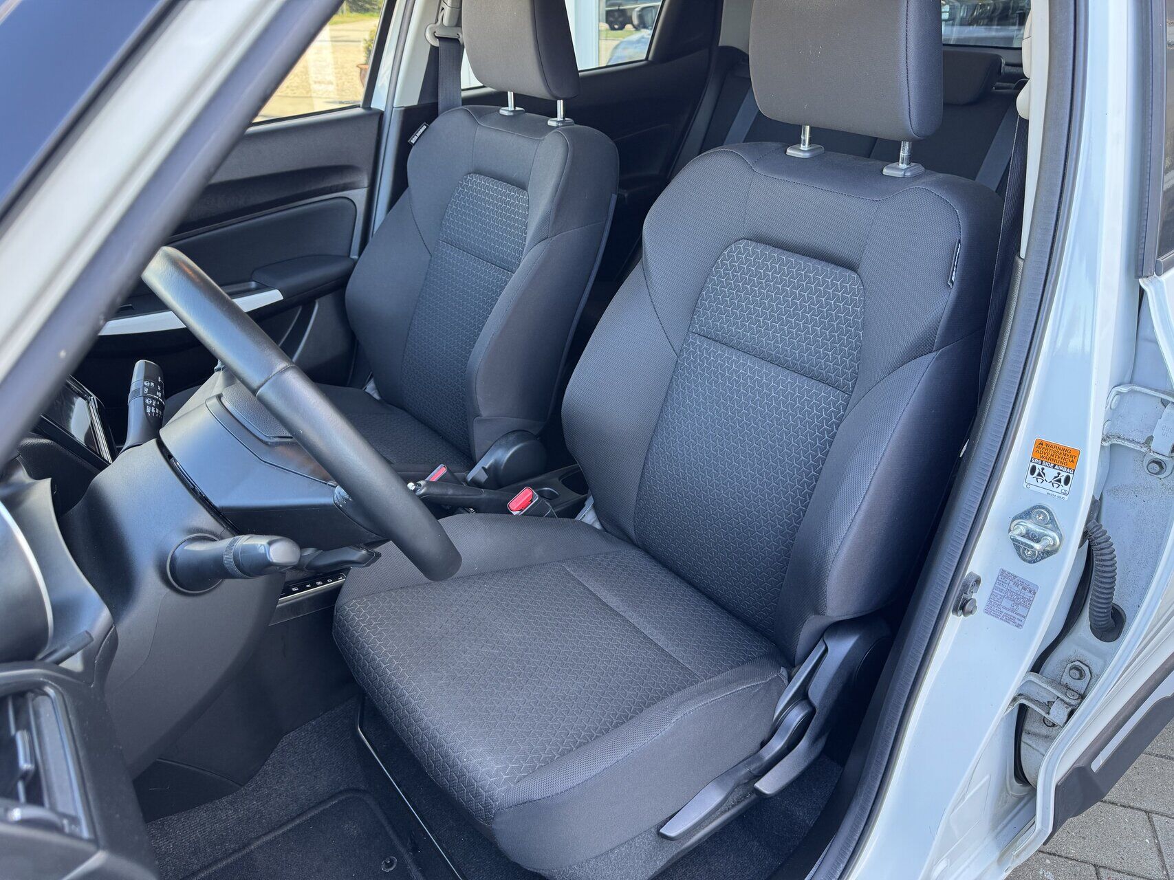 Billede af Suzuki Swift 1,2 Dualjet Action CVT 90HK 5d Aut.