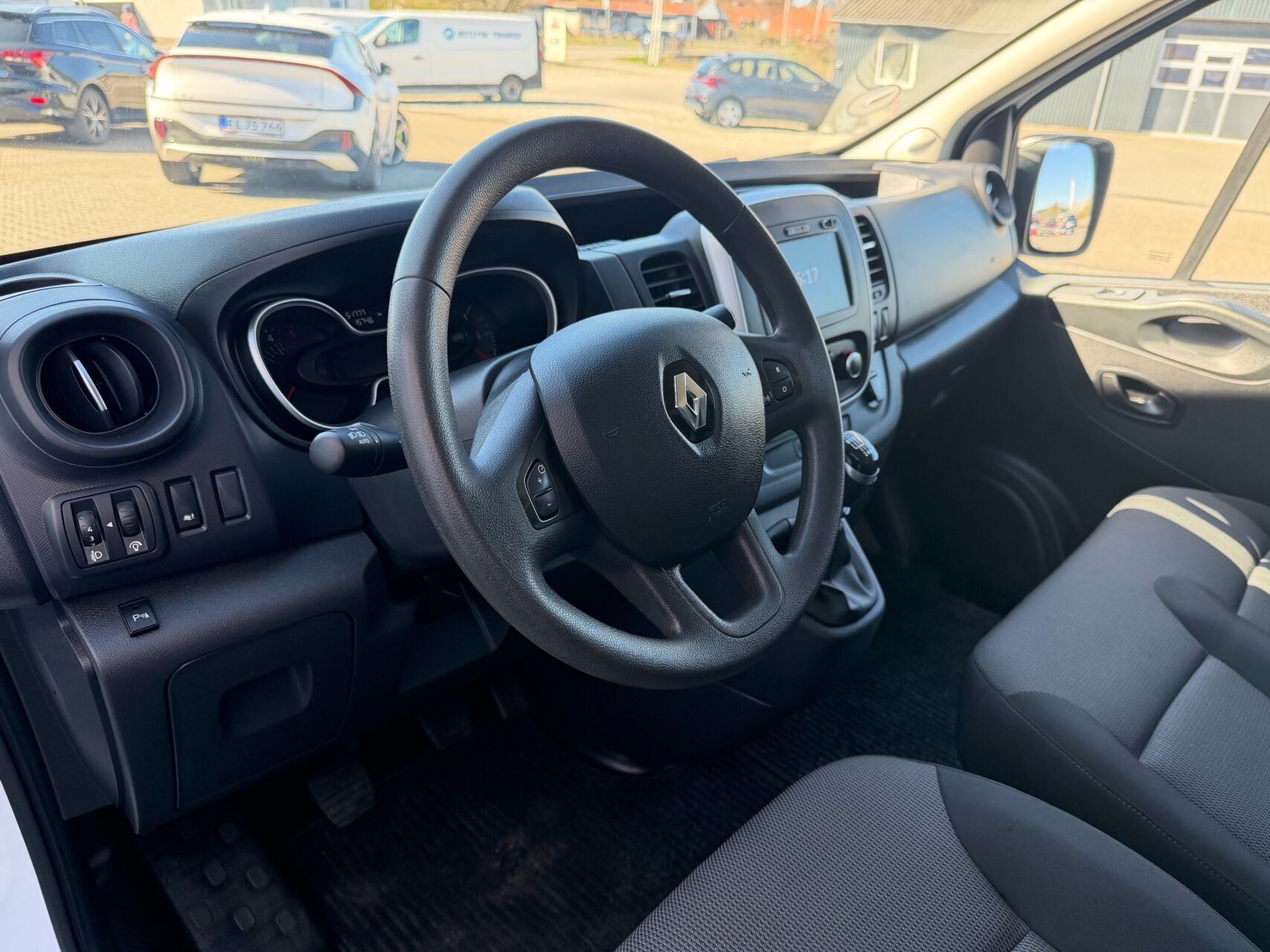 Billede af Renault Trafic T29 L2H1 2,0 DCI 120HK Van 6g