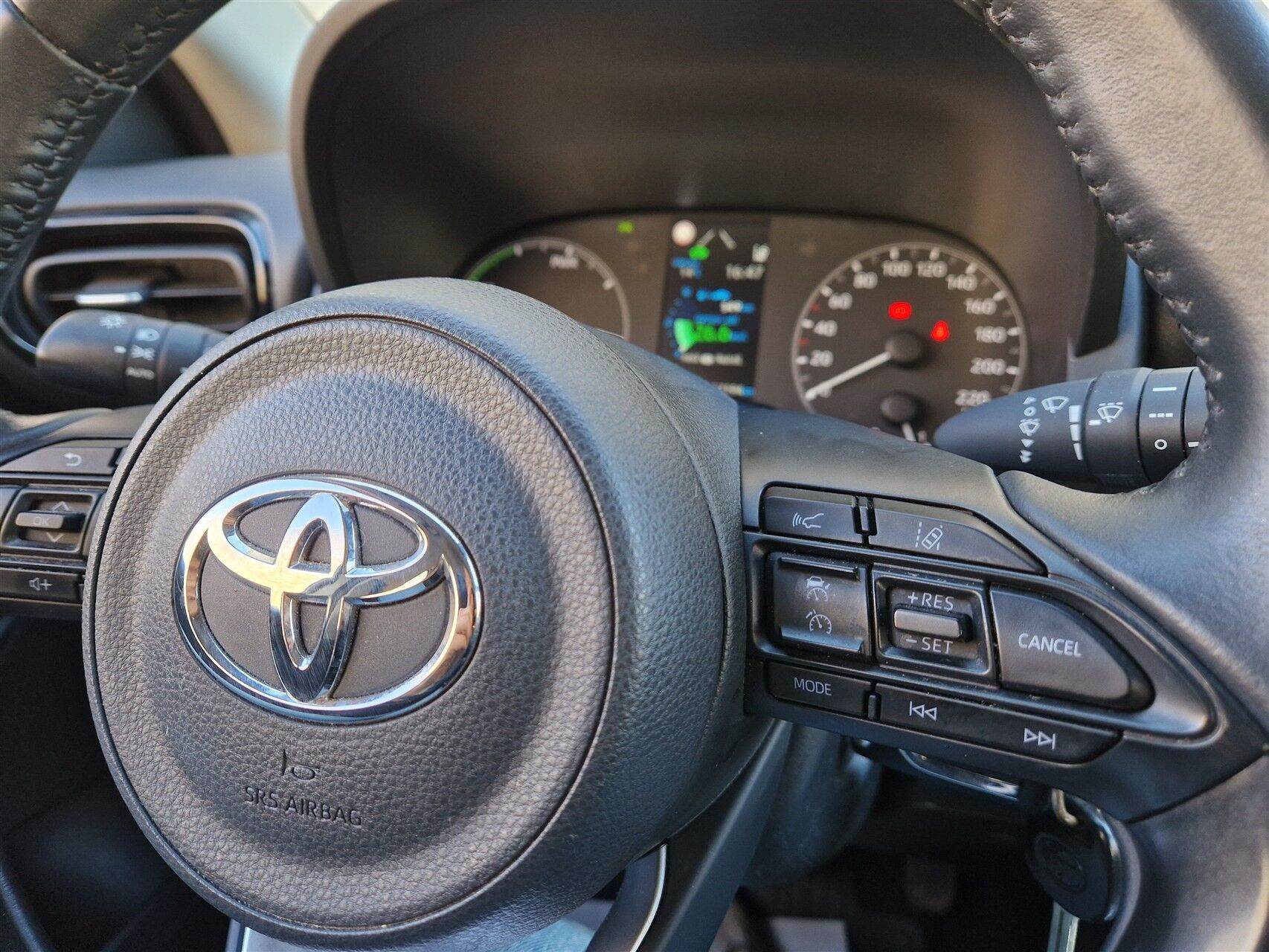 Billede af Toyota Yaris 1,5 Hybrid Essential Comfort 116HK 5d Trinl. Gear