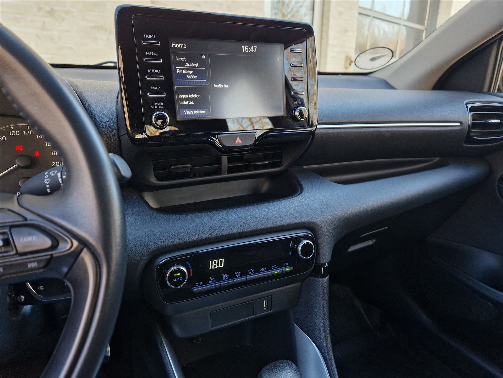 Billede af Toyota Yaris 1,5 Hybrid Essential Comfort 116HK 5d Trinl. Gear