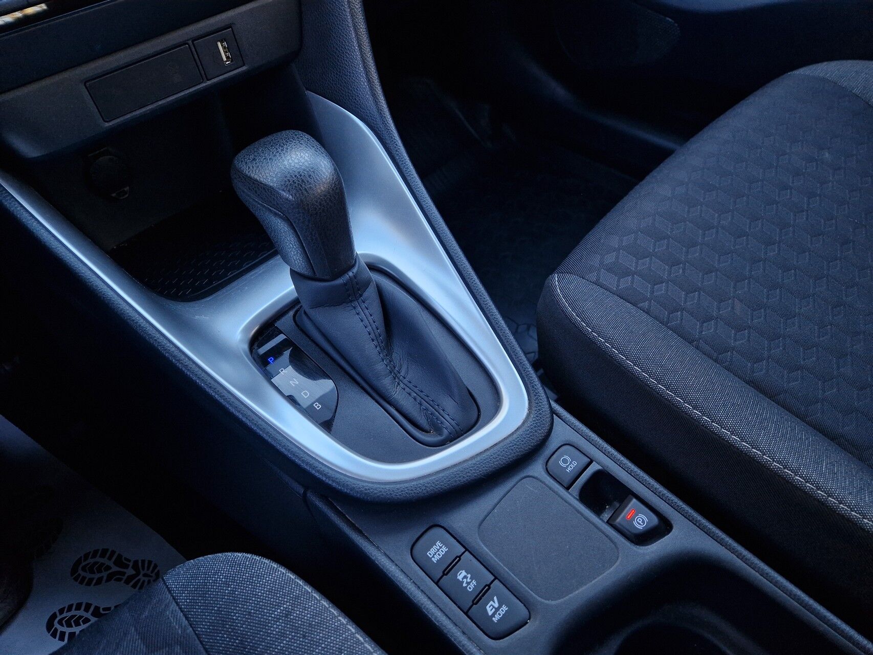 Billede af Toyota Yaris 1,5 Hybrid Essential Comfort 116HK 5d Trinl. Gear