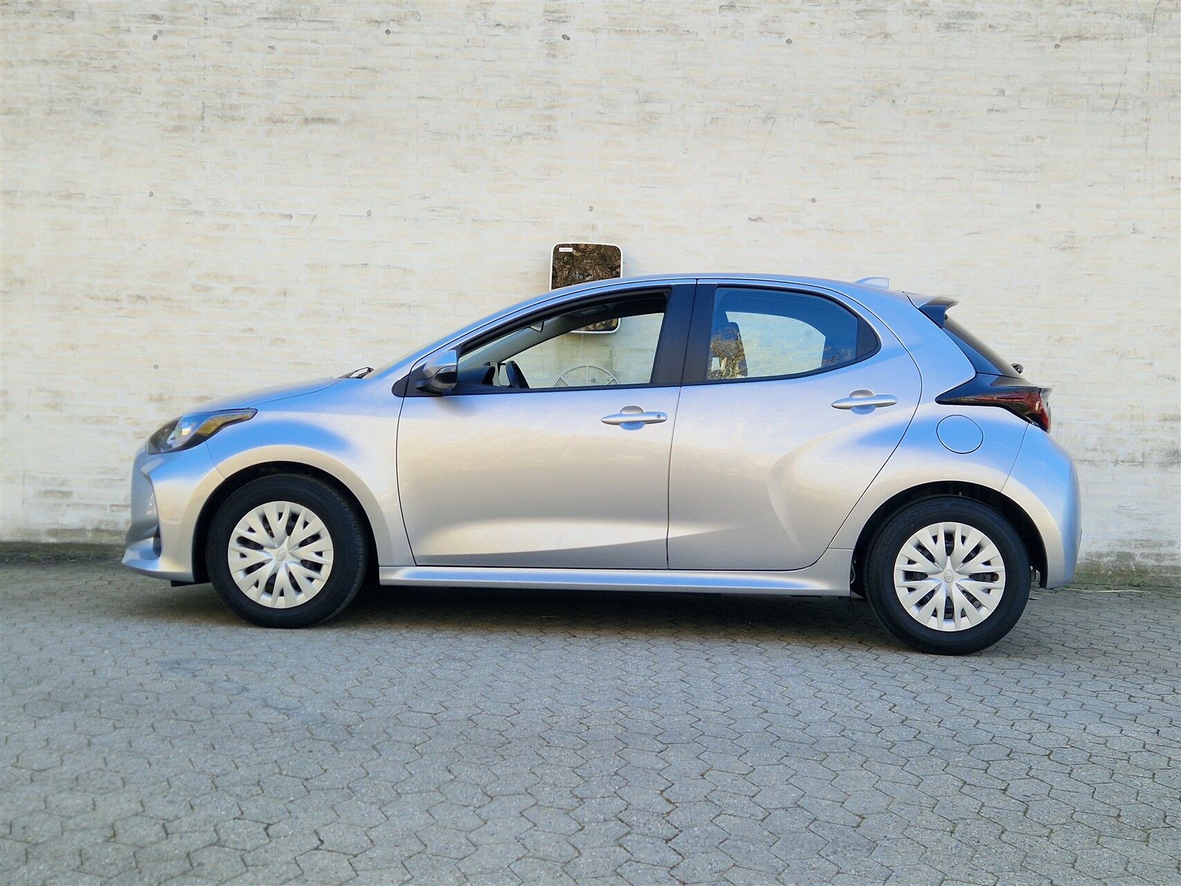 Billede af Toyota Yaris 1,5 Hybrid Essential Comfort 116HK 5d Trinl. Gear