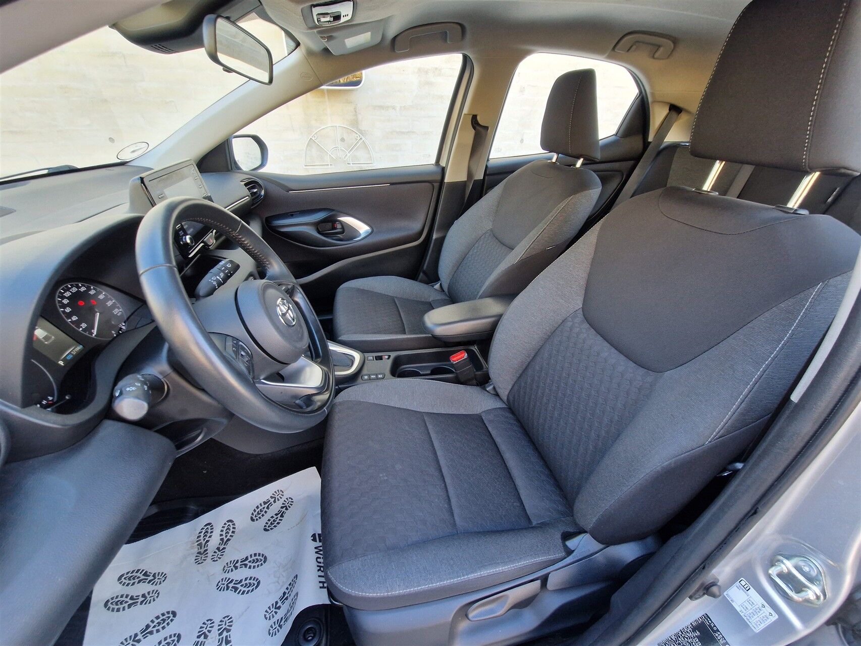 Billede af Toyota Yaris 1,5 Hybrid Essential Comfort 116HK 5d Trinl. Gear