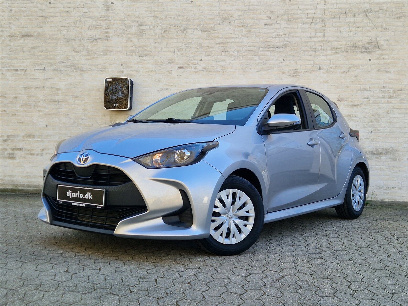 Billede af Toyota Yaris 1,5 Hybrid Essential Comfort 116HK 5d Trinl. Gear