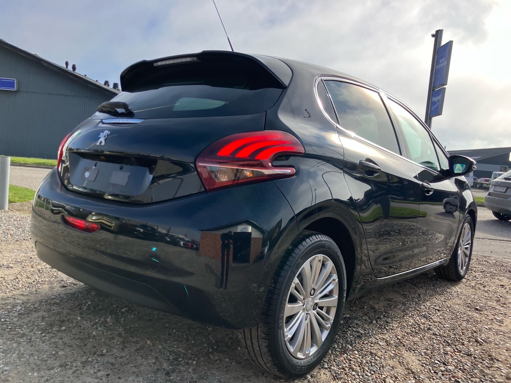 Billede af Peugeot 208 1,6 BlueHDi Allure Sky 100HK 5d