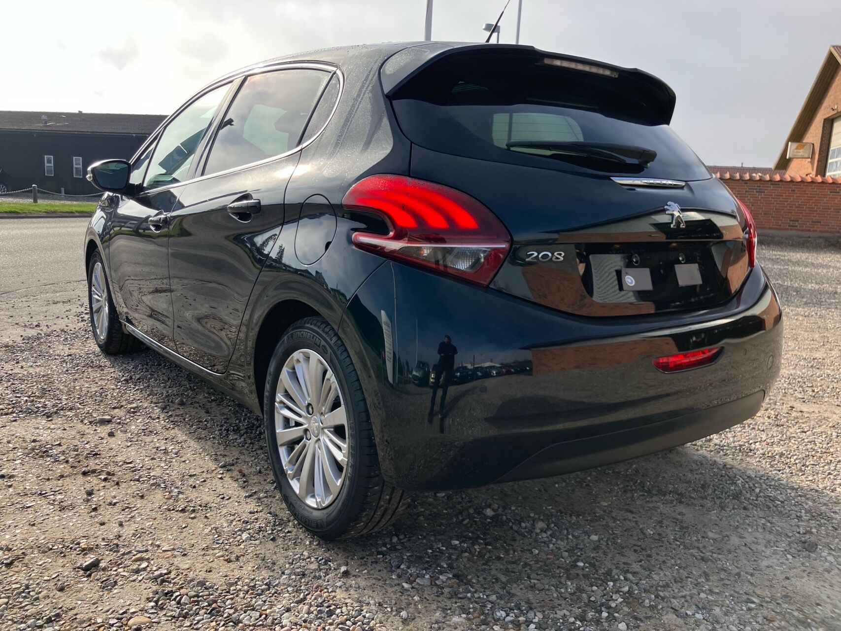 Billede af Peugeot 208 1,6 BlueHDi Allure Sky 100HK 5d