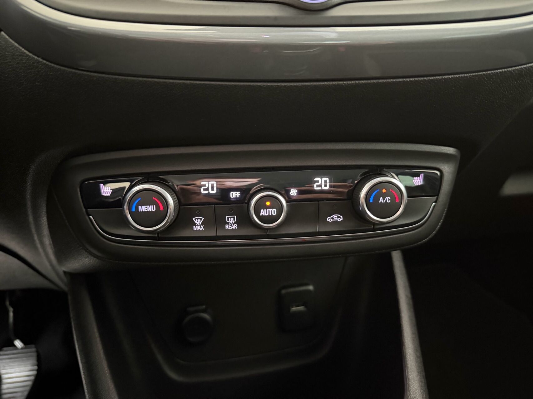 Billede af Opel Crossland X 1,2 T Sport Start/Stop 110HK 5d 6g