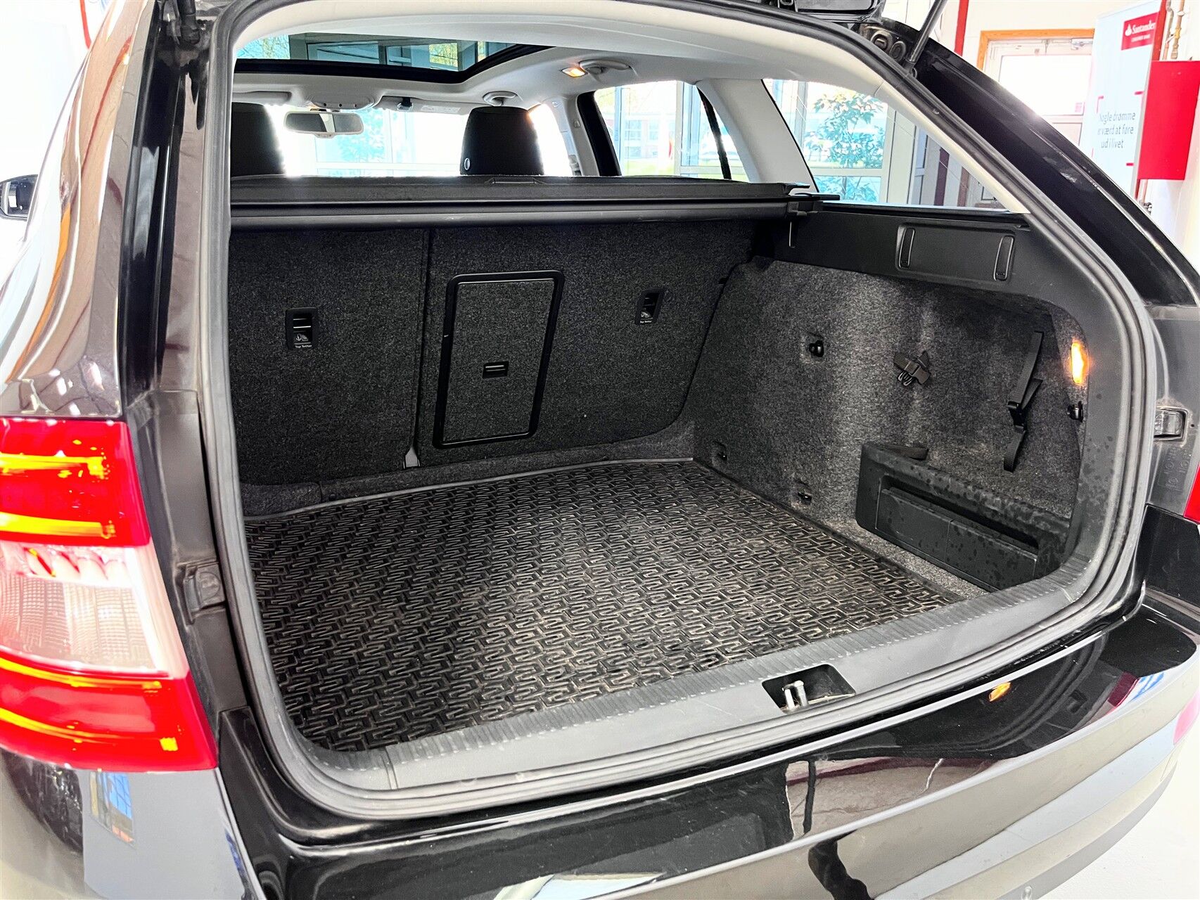 Billede af Skoda Octavia Combi 1,4 TSI Elegance DSG 140HK Stc 7g Aut.