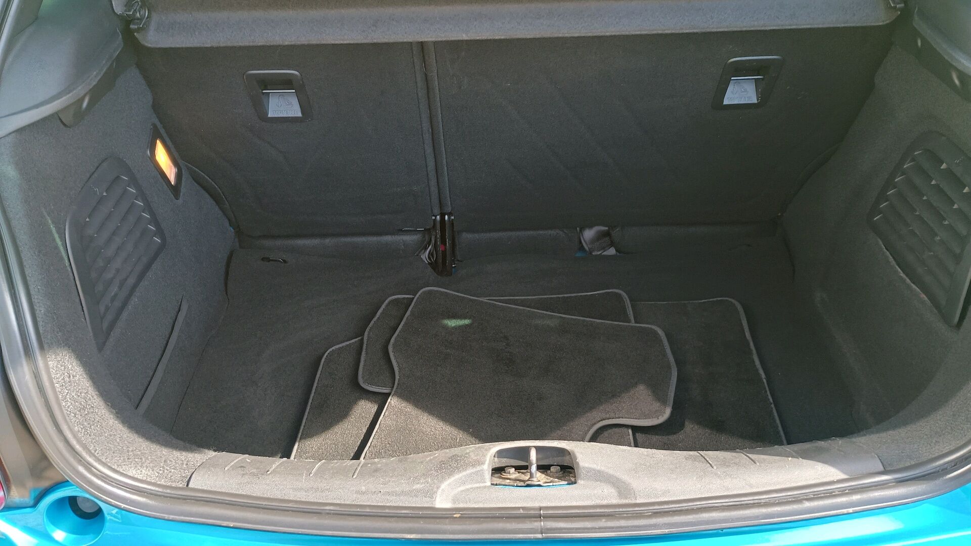 Billede af DS DS3 1,6 Blue HDi Sport start/stop 100HK 3d