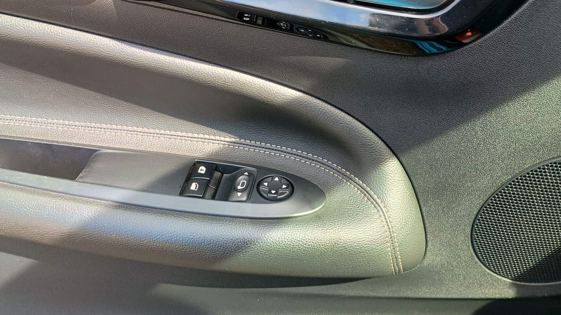 Billede af DS DS3 1,6 Blue HDi Sport start/stop 100HK 3d