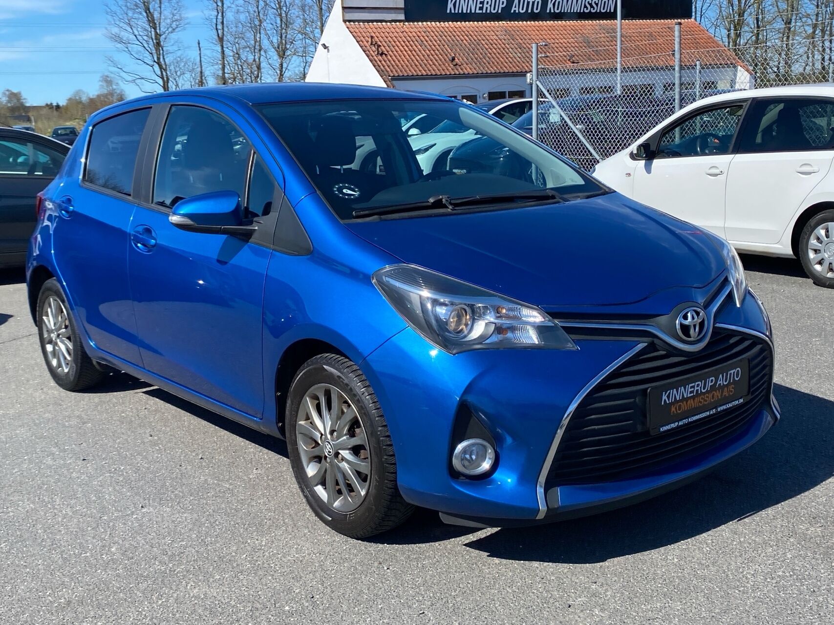 Billede af Toyota Yaris 1,0 VVT-I T2 Premium 69HK 5d