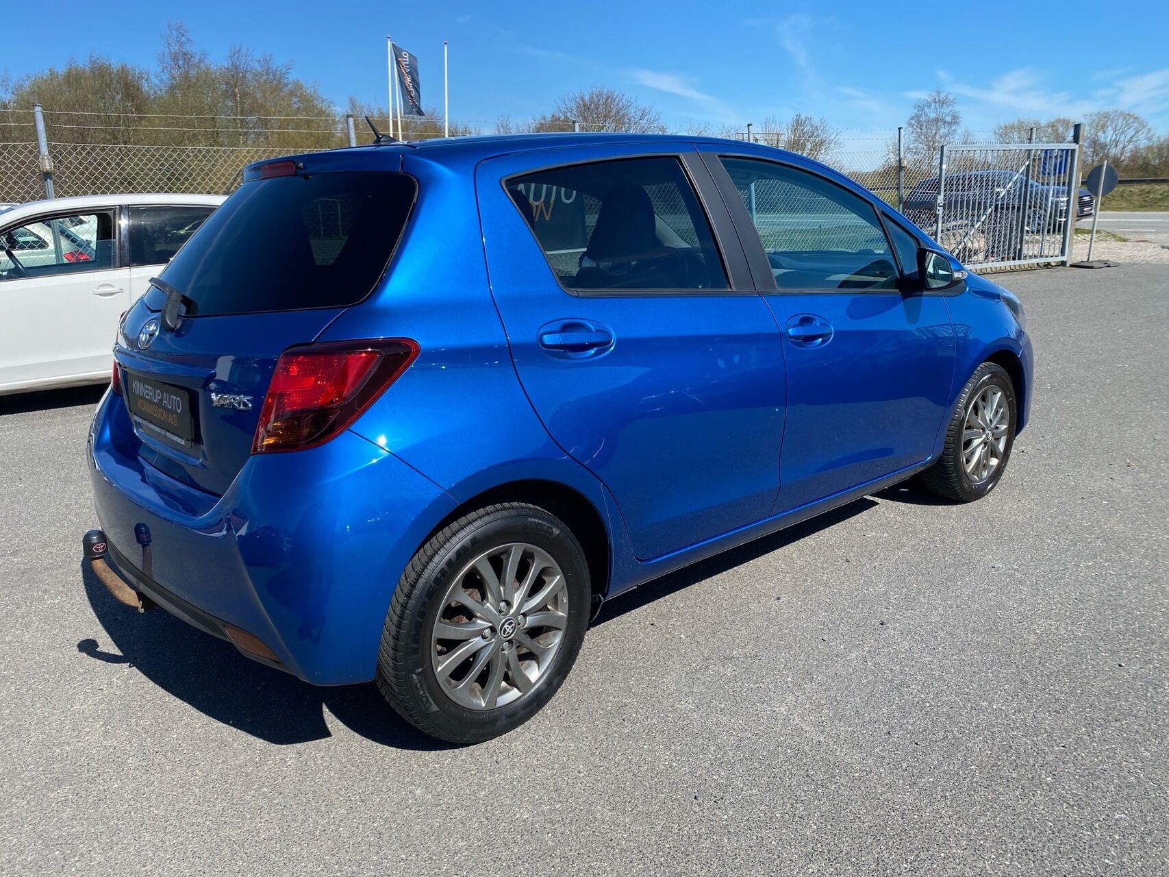 Billede af Toyota Yaris 1,0 VVT-I T2 Premium 69HK 5d