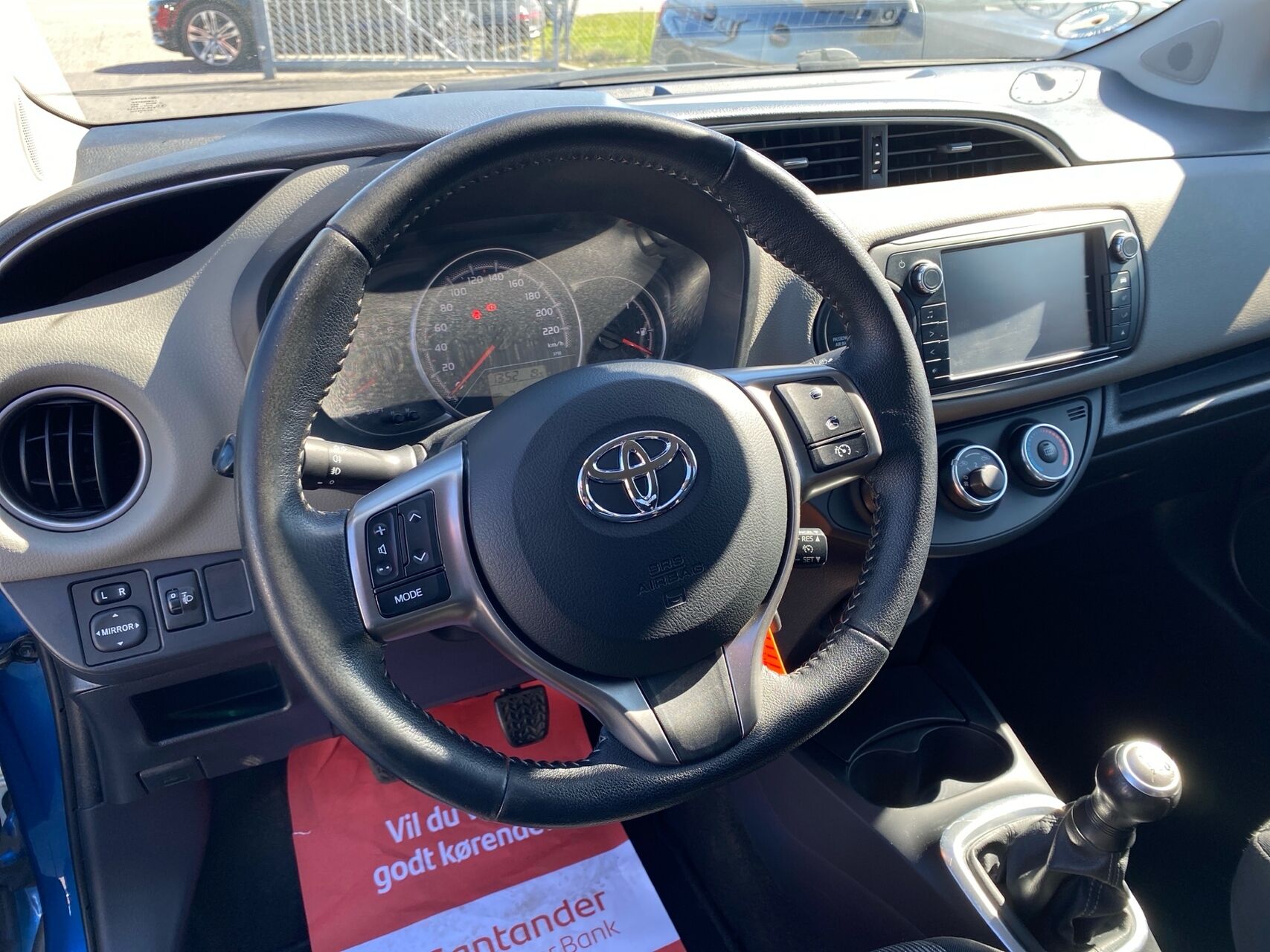 Billede af Toyota Yaris 1,0 VVT-I T2 Premium 69HK 5d