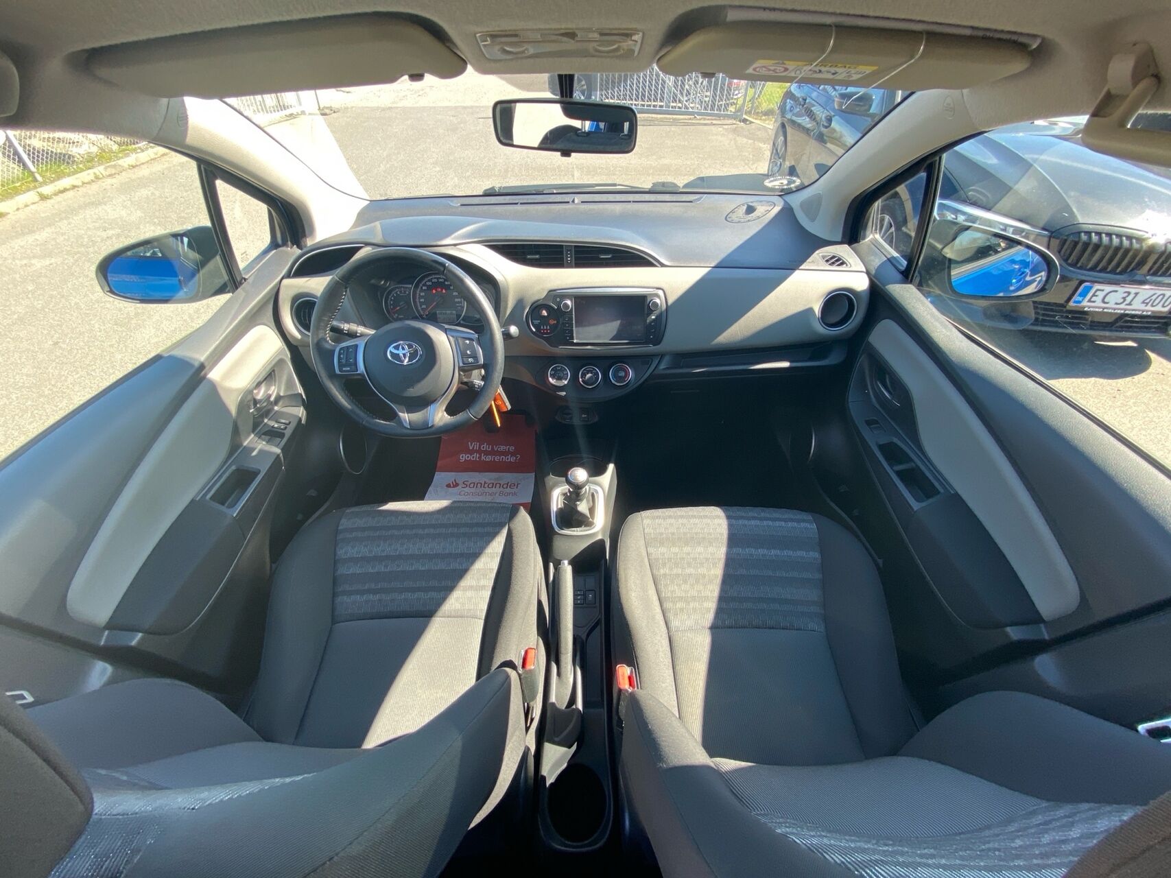 Billede af Toyota Yaris 1,0 VVT-I T2 Premium 69HK 5d