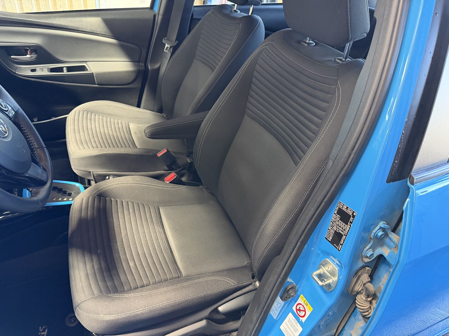Billede af Toyota Yaris 1,5 Hybrid H3 Limited Edition E-CVT 100HK 5d Trinl. Gear