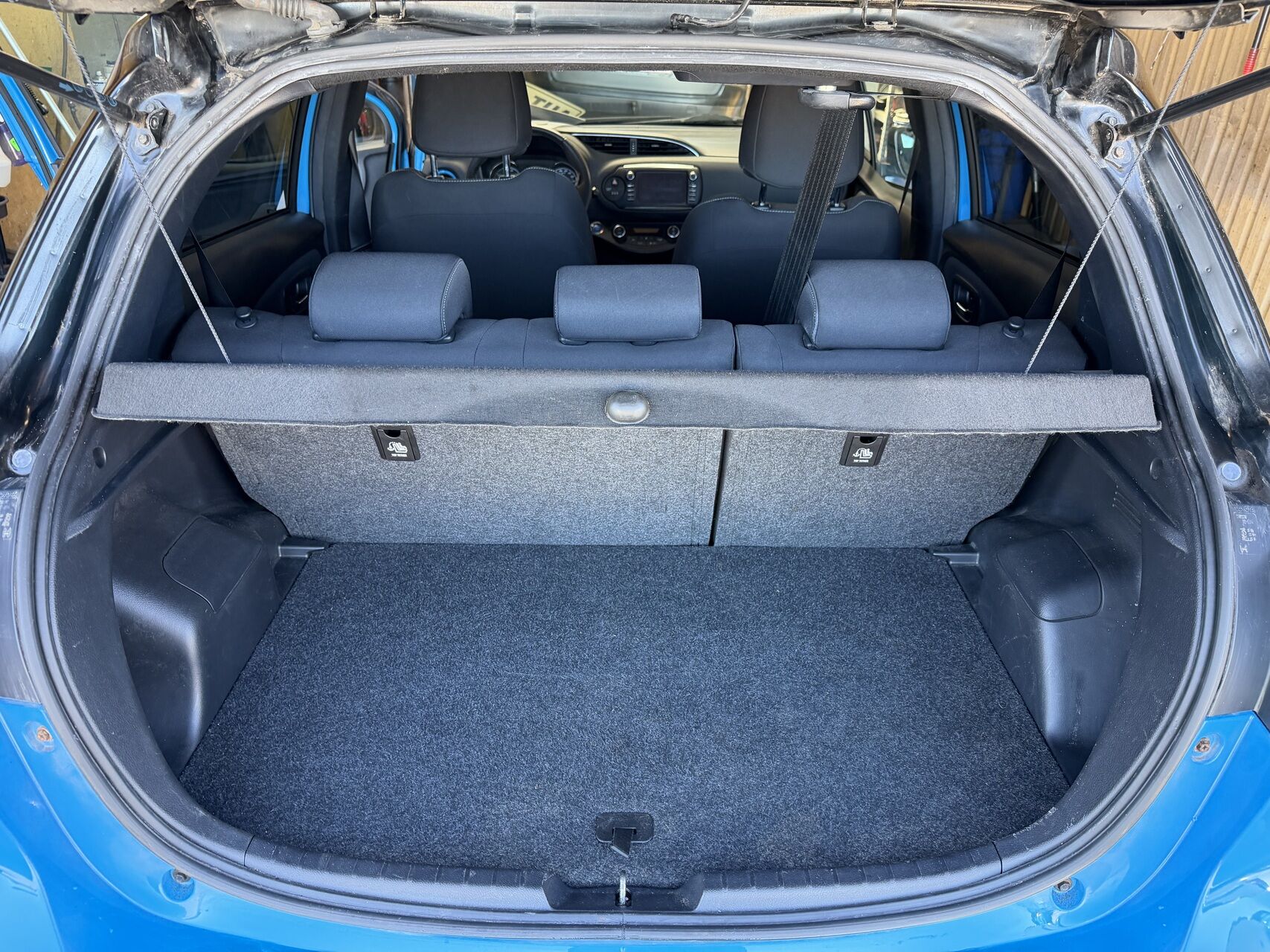 Billede af Toyota Yaris 1,5 Hybrid H3 Limited Edition E-CVT 100HK 5d Trinl. Gear