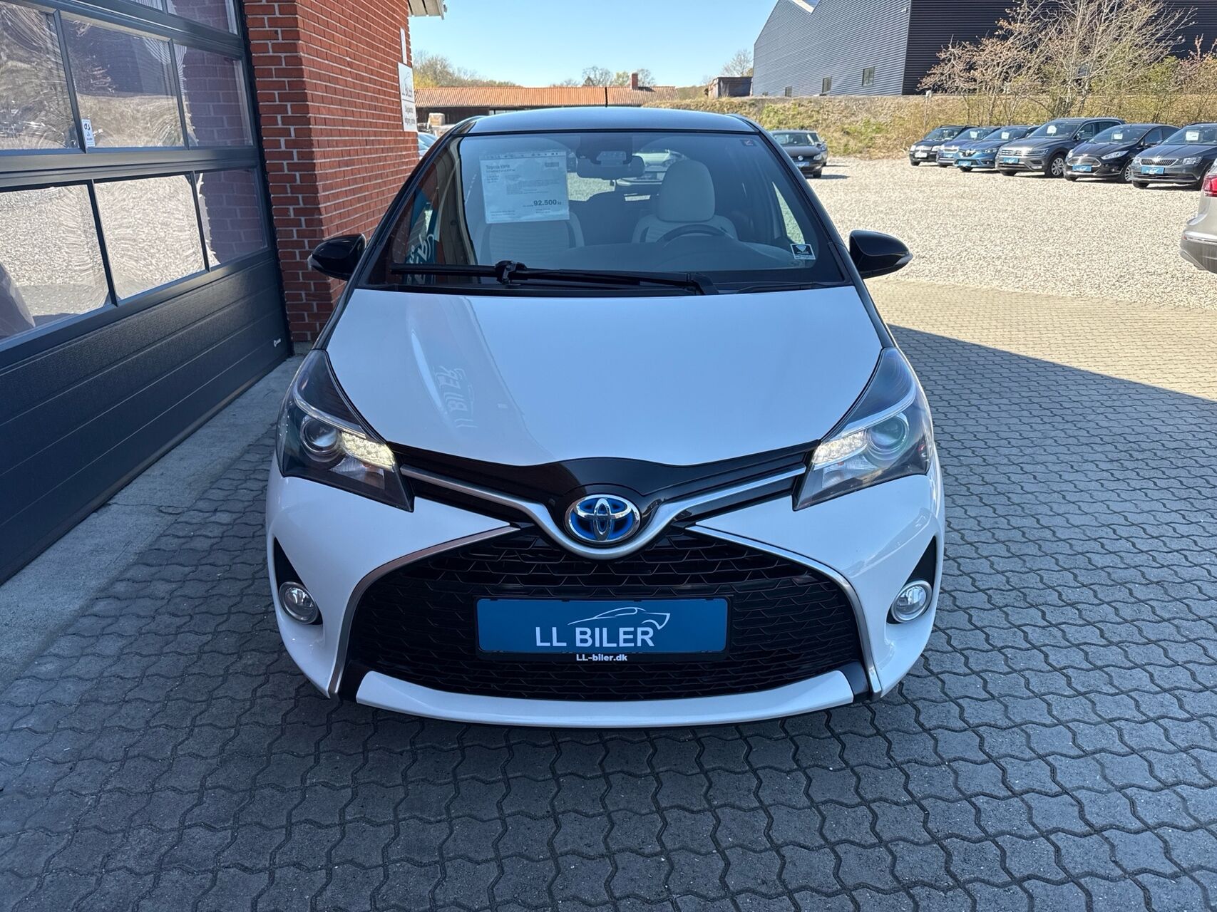 Billede af Toyota Yaris 1,5 Hybrid Pure Safety Sense E-CVT 100HK 5d Trinl. Gear