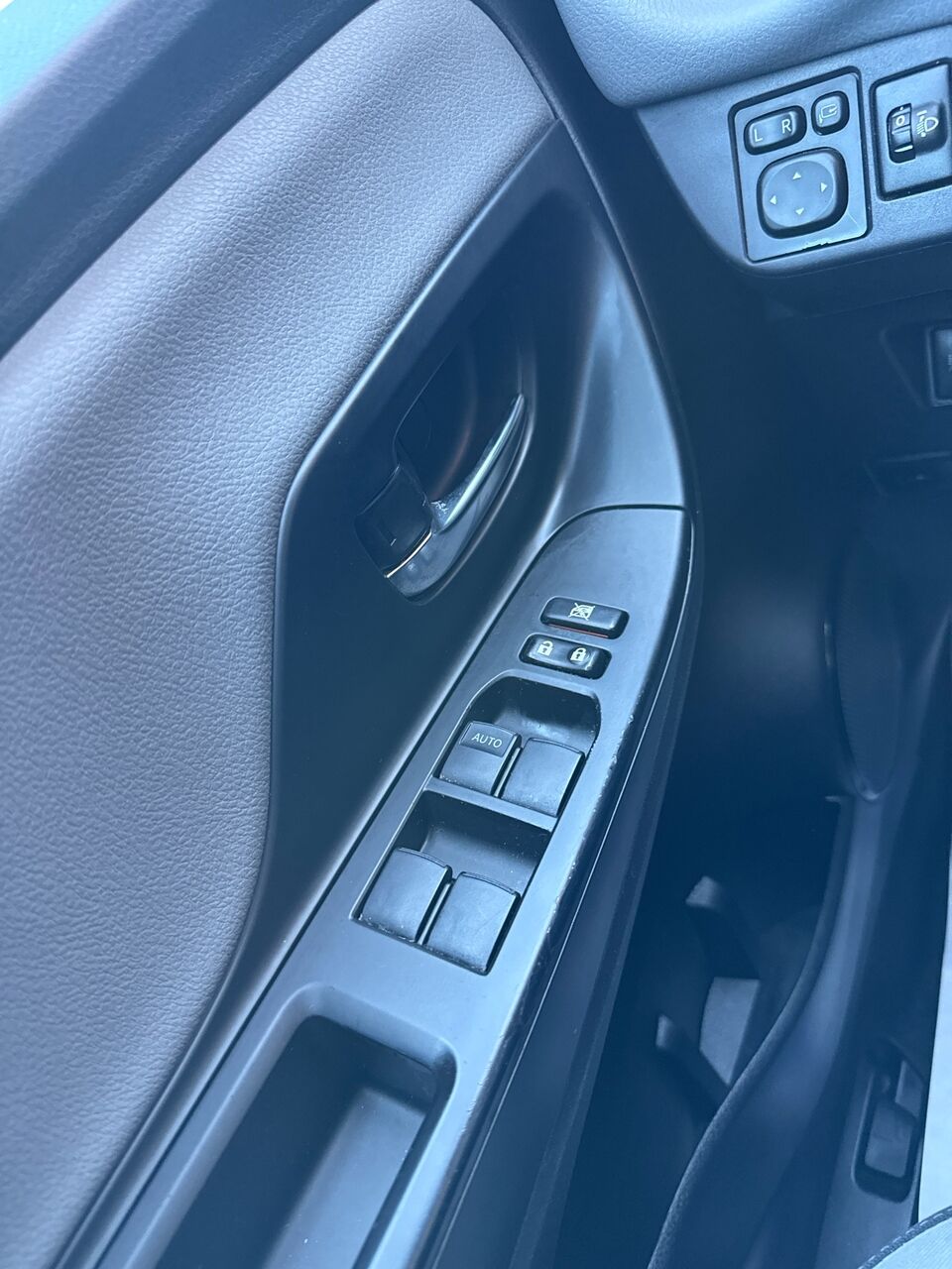 Billede af Toyota Yaris 1,5 Hybrid Pure Safety Sense E-CVT 100HK 5d Trinl. Gear