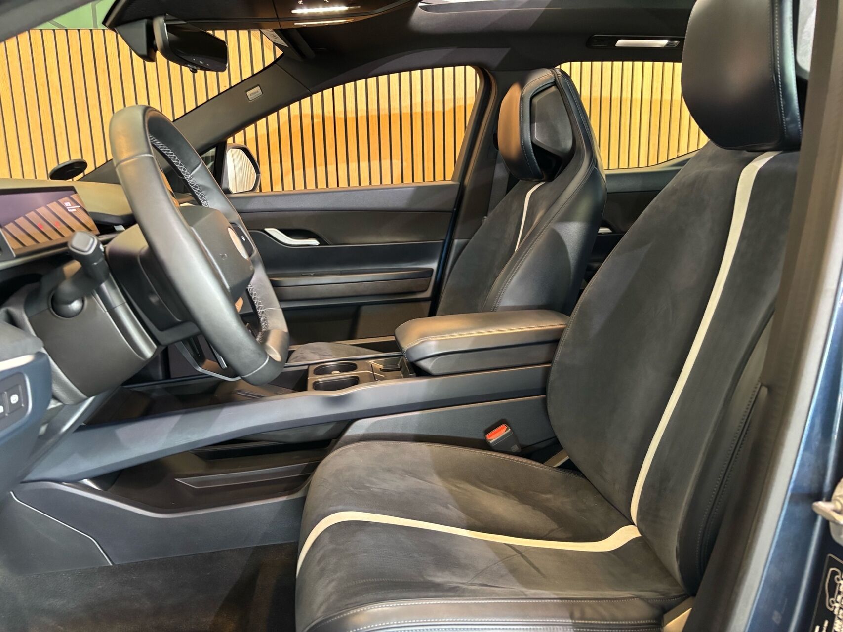 Billede af Fisker Ocean EL One 4x4 557HK 5d Aut.