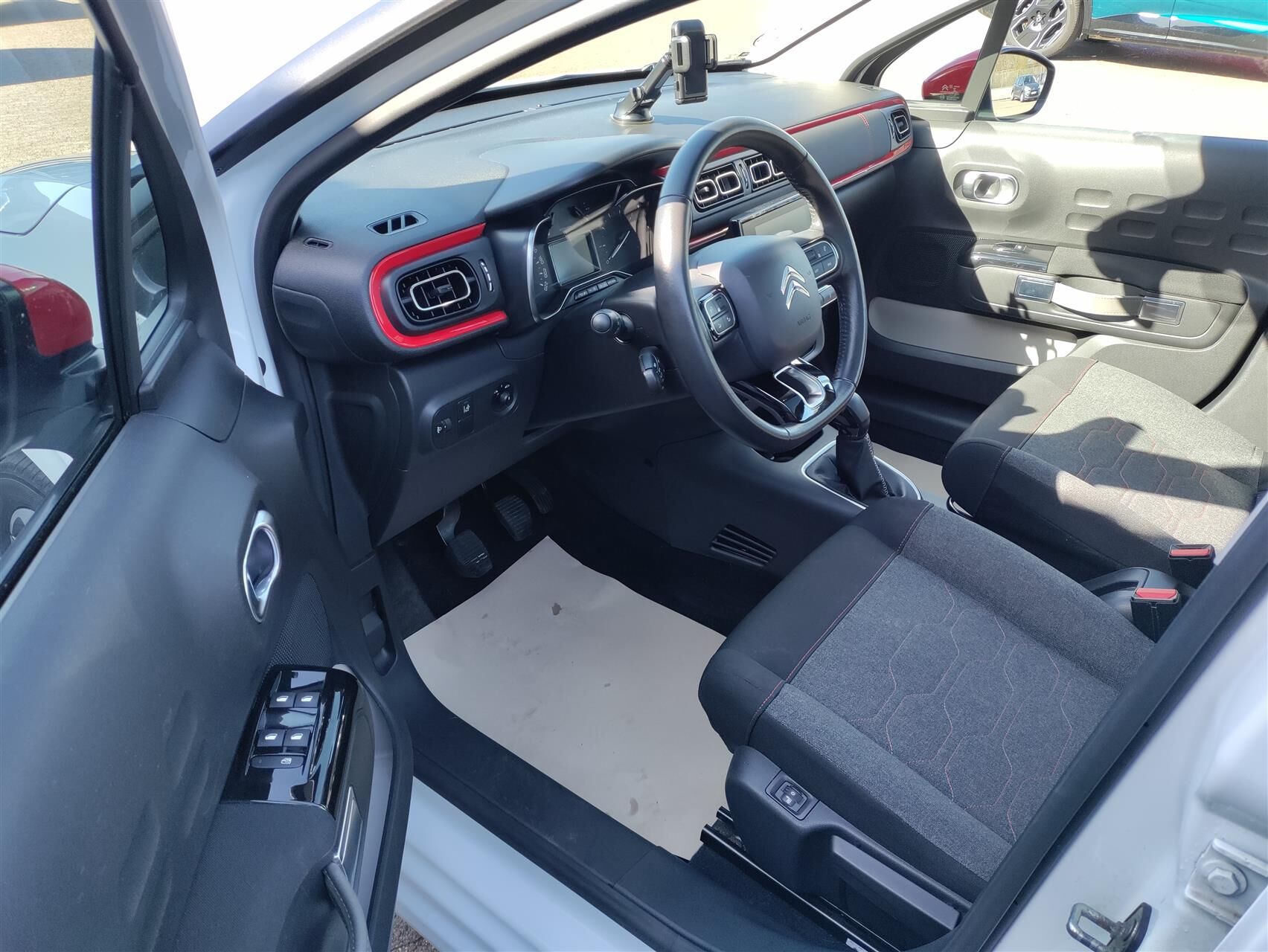 Billede af Citroën C3 1,6 Blue HDi Iconic start/stop 75HK 5d