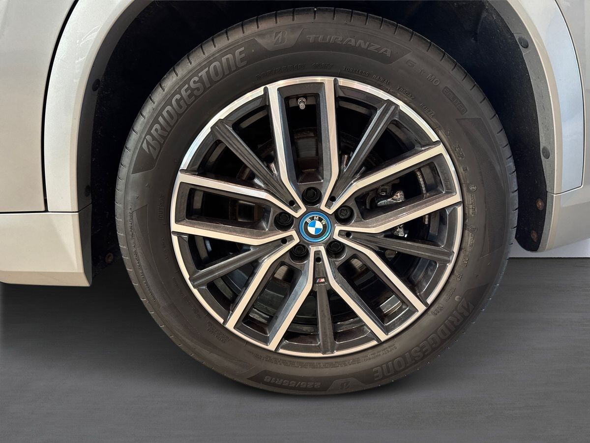 Billede af BMW iX1 xDrive30 EL M-Sport 4x4 313HK 5d Aut.