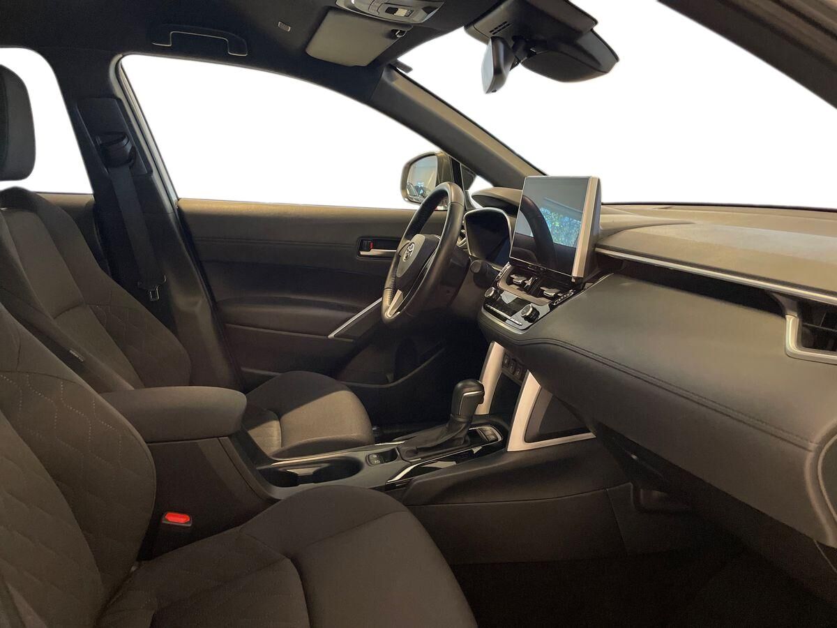 Billede af Toyota Corolla Cross 2,0 Hybrid Style Comfort E-CVT 197HK 5d Aut.