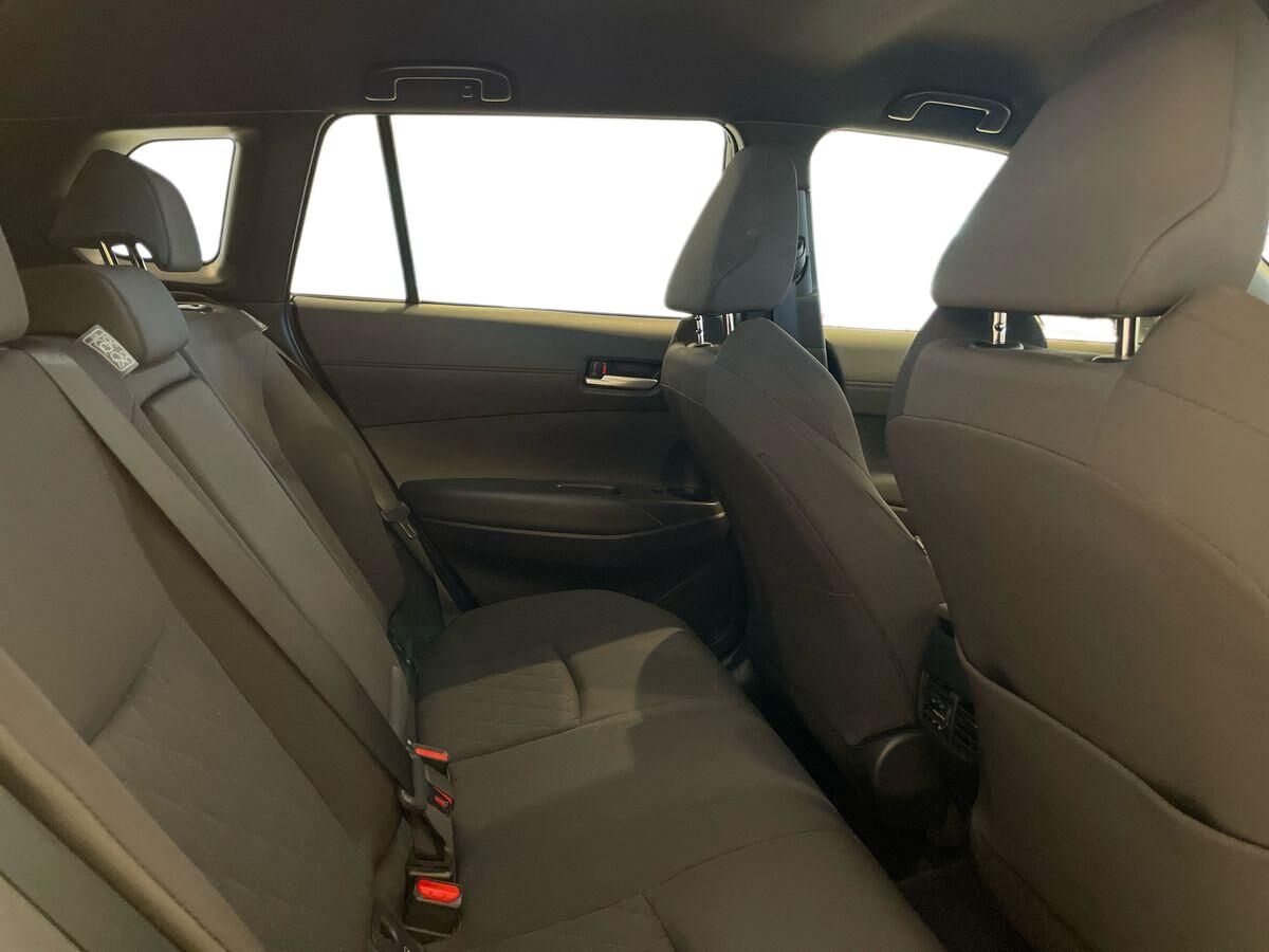 Billede af Toyota Corolla Cross 2,0 Hybrid Style Comfort E-CVT 197HK 5d Aut.