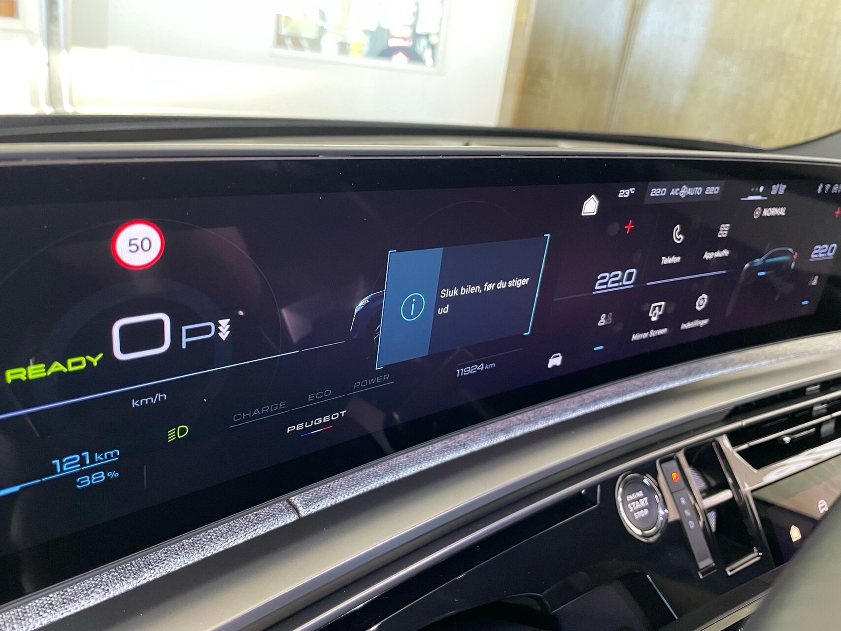 Billede af Peugeot e-3008 EL GT 210HK 5d Aut.