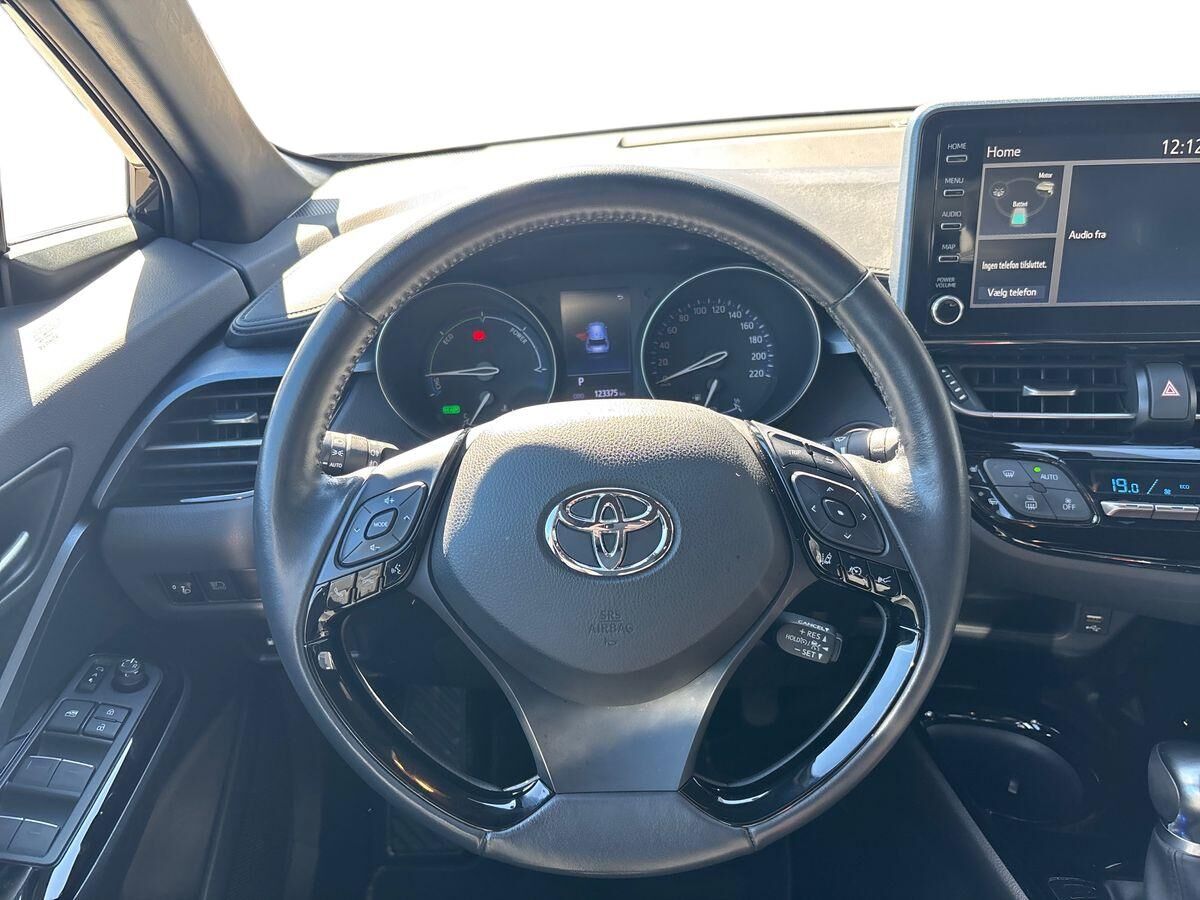 Billede af Toyota C-HR 2,0 Hybrid C-LUB Smart Multidrive S 184HK 5d Aut.