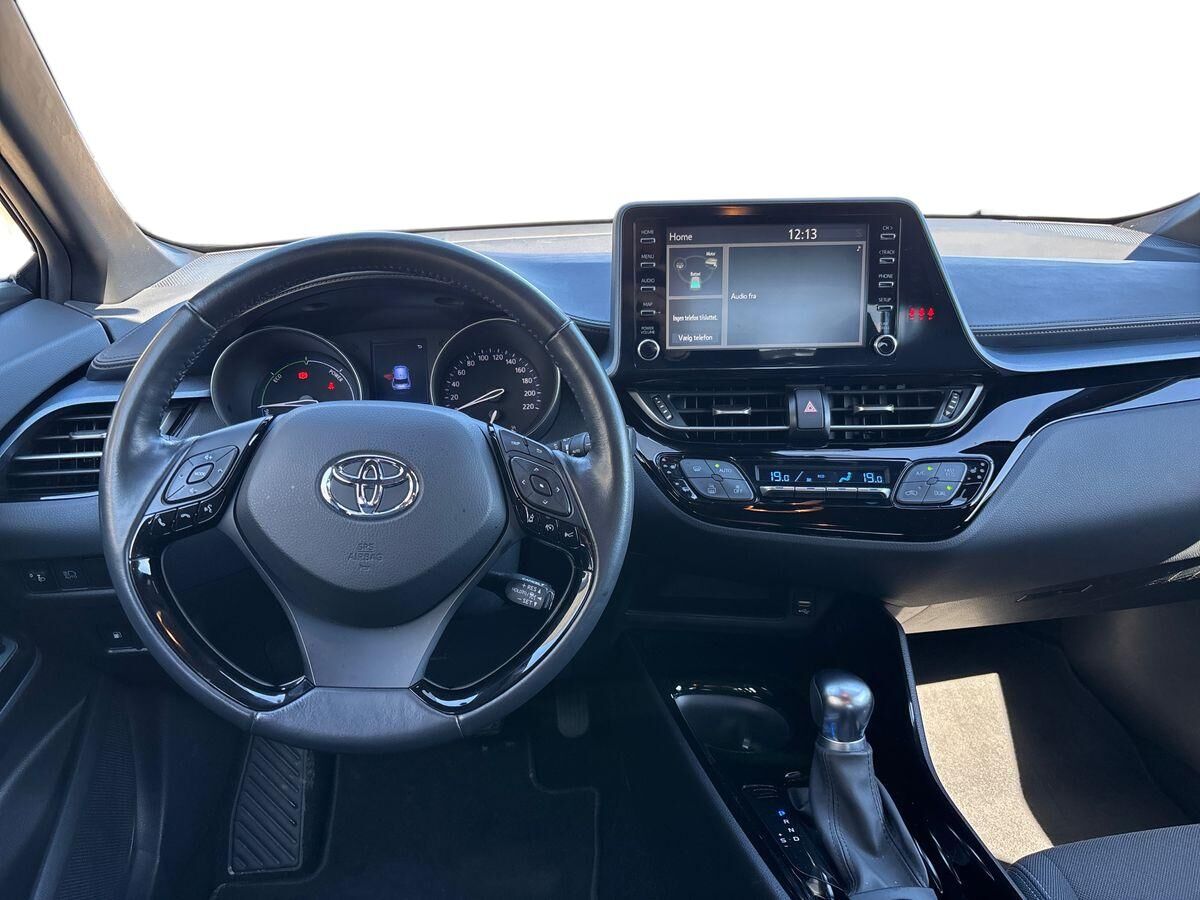 Billede af Toyota C-HR 2,0 Hybrid C-LUB Smart Multidrive S 184HK 5d Aut.