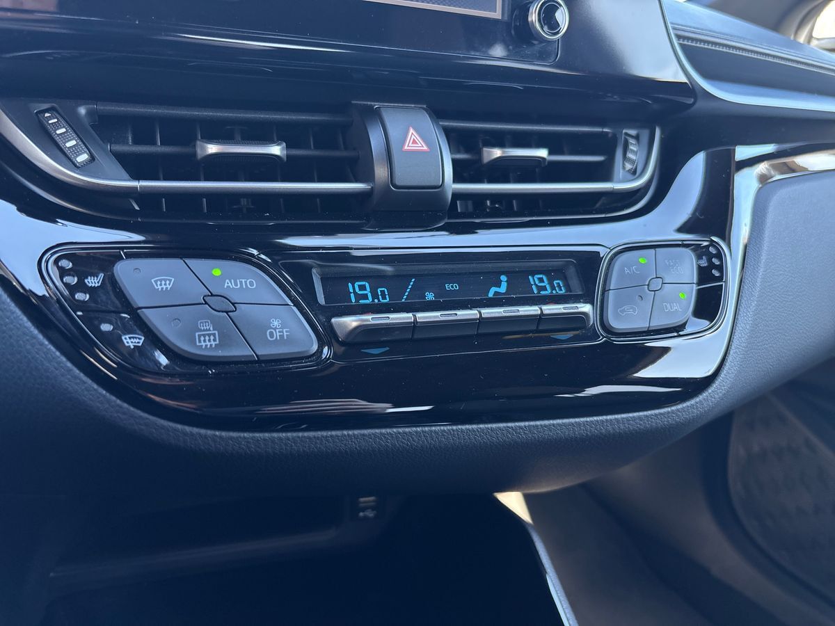 Billede af Toyota C-HR 2,0 Hybrid C-LUB Smart Multidrive S 184HK 5d Aut.