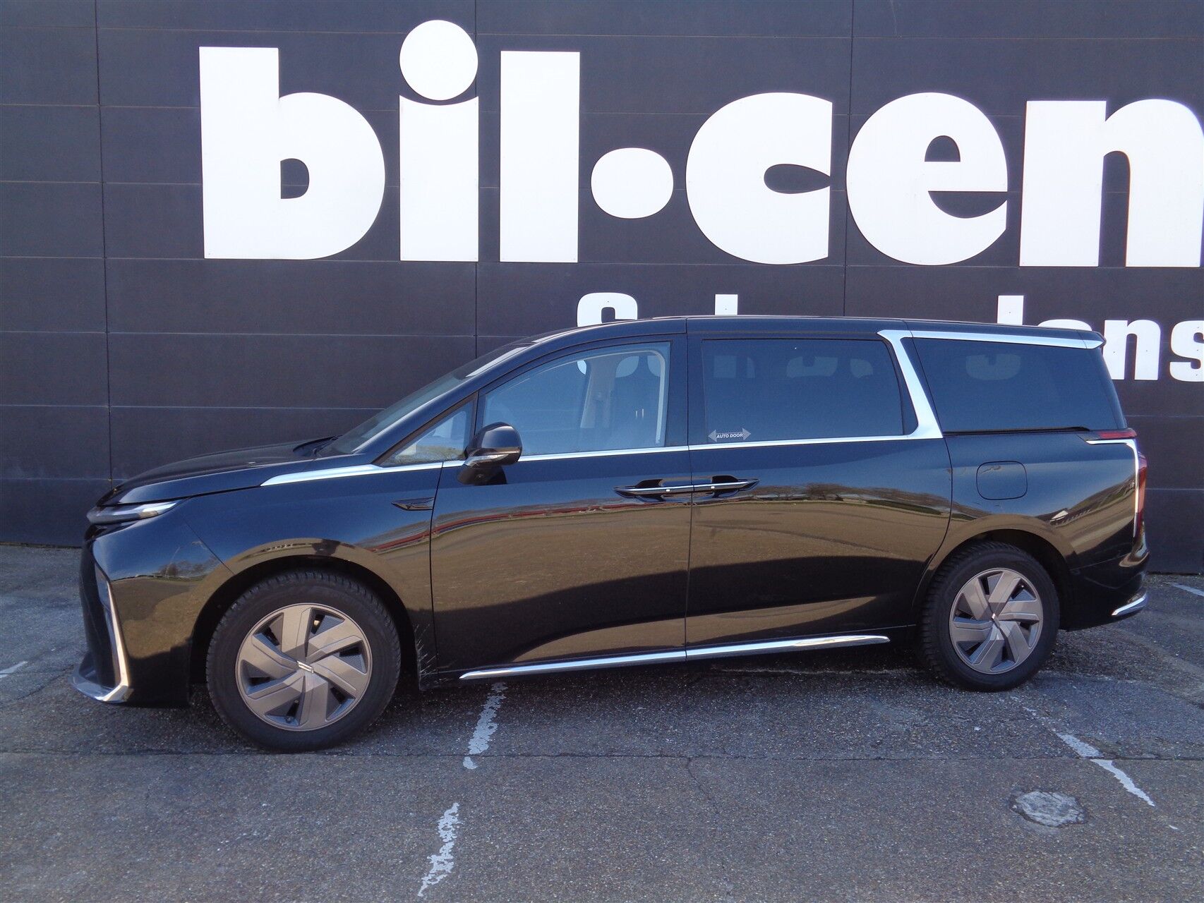 Billede af Maxus Mifa 9 EL Luxery 245HK Aut.