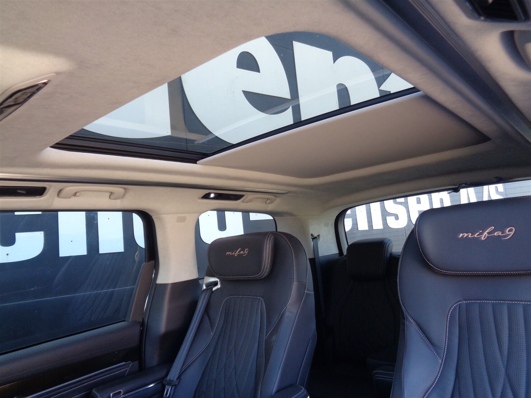 Billede af Maxus Mifa 9 EL Luxery 245HK Aut.