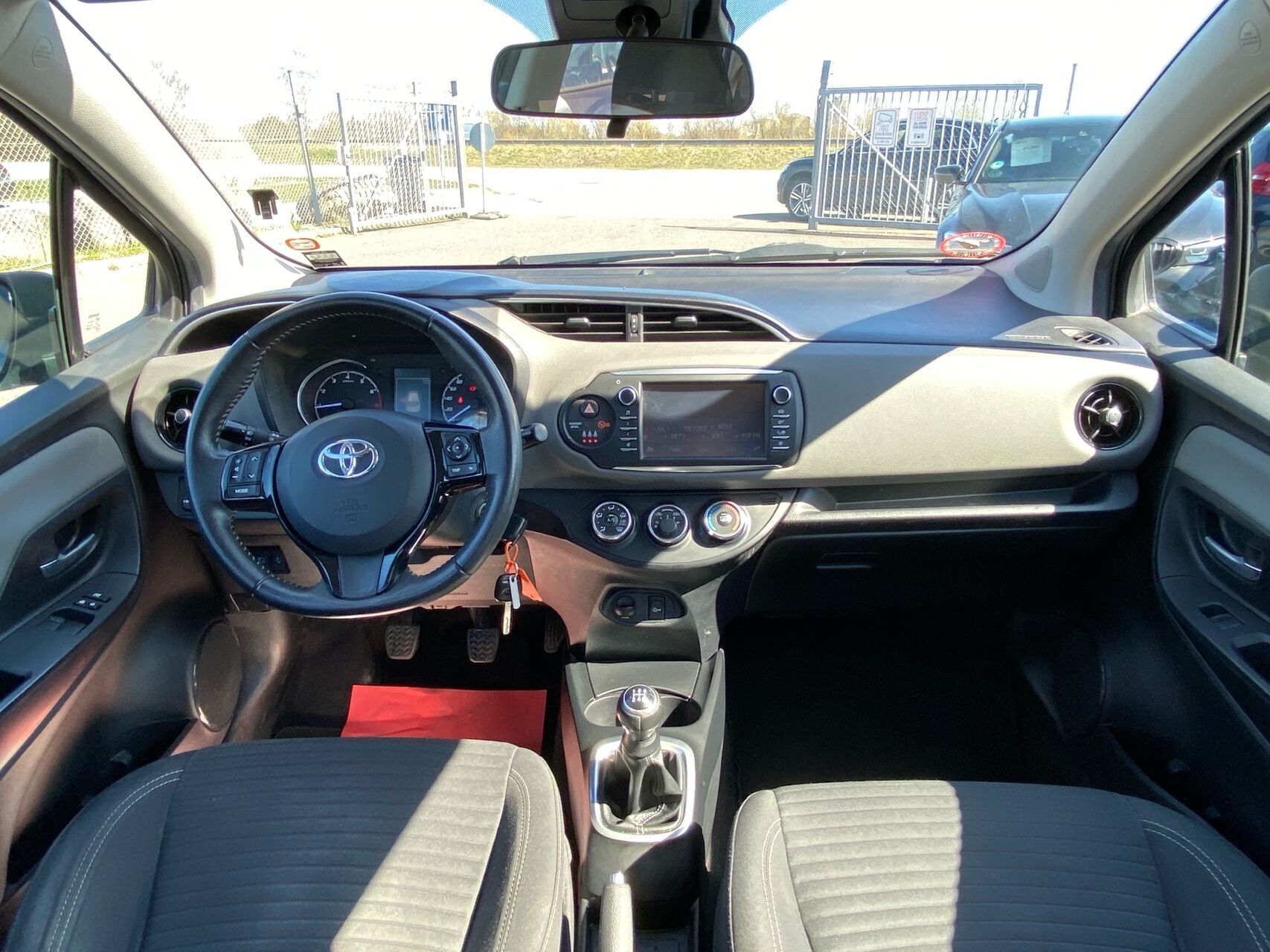 Billede af Toyota Yaris 1,0 VVT-I T2 69HK 5d