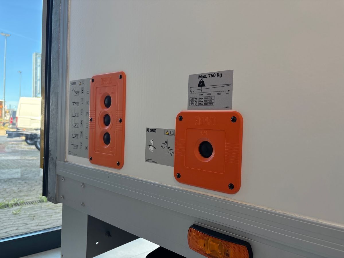 Billede af Toyota Proace Max 8 pallers Box/Lift 2,2 D Comfort Manuelt gear  