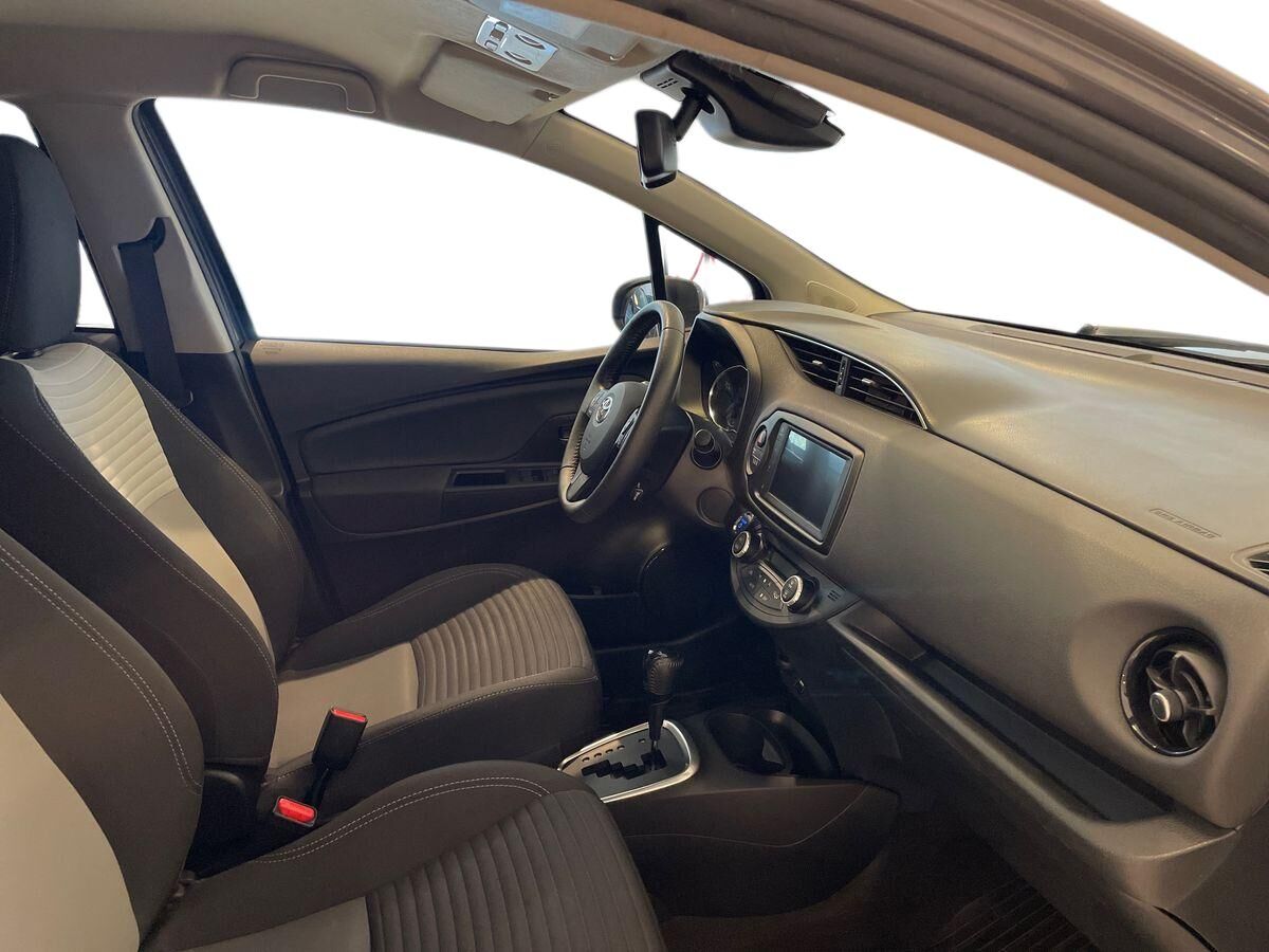 Billede af Toyota Yaris 1,5 Hybrid H3 Smartpakke E-CVT 100HK 5d Trinl. Gear