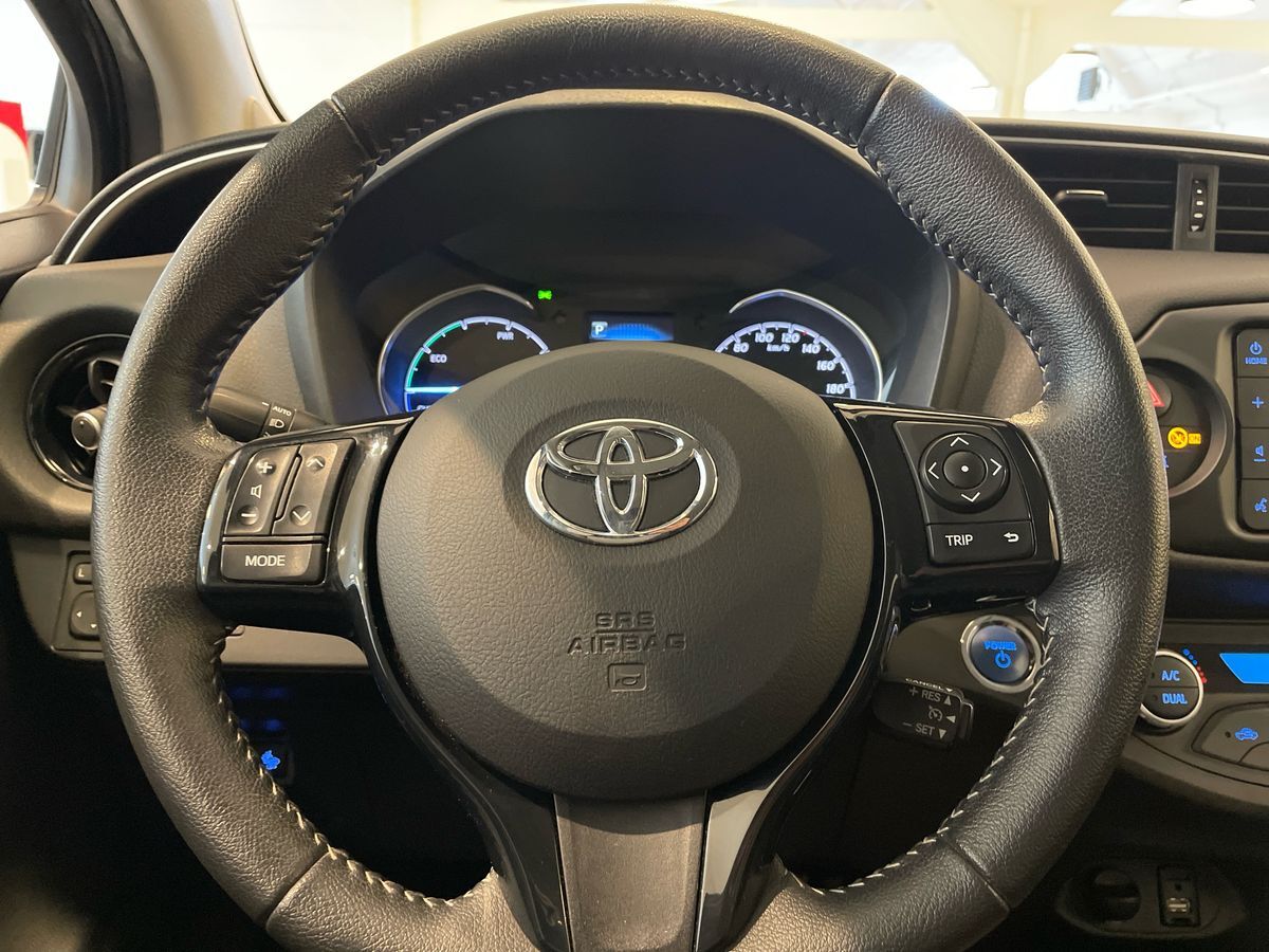 Billede af Toyota Yaris 1,5 Hybrid H3 Smartpakke E-CVT 100HK 5d Trinl. Gear