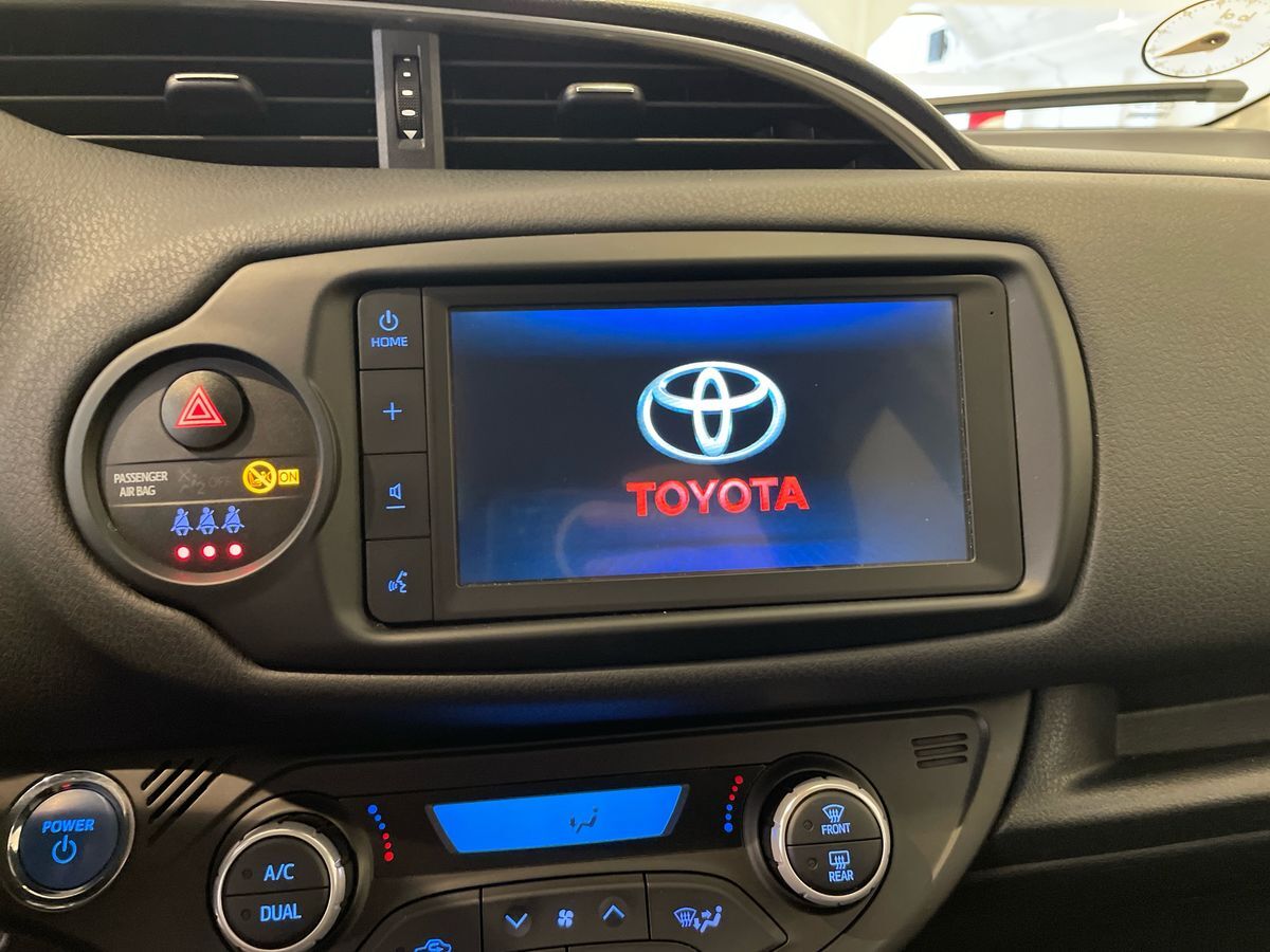 Billede af Toyota Yaris 1,5 Hybrid H3 Smartpakke E-CVT 100HK 5d Trinl. Gear