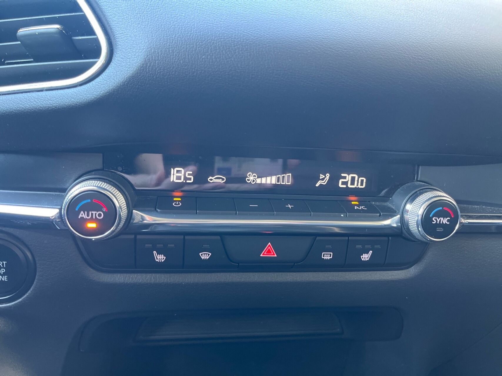 Billede af Mazda CX-30 2,0 Skyactiv-G  Mild hybrid Homura 150HK 5d 6g Aut.