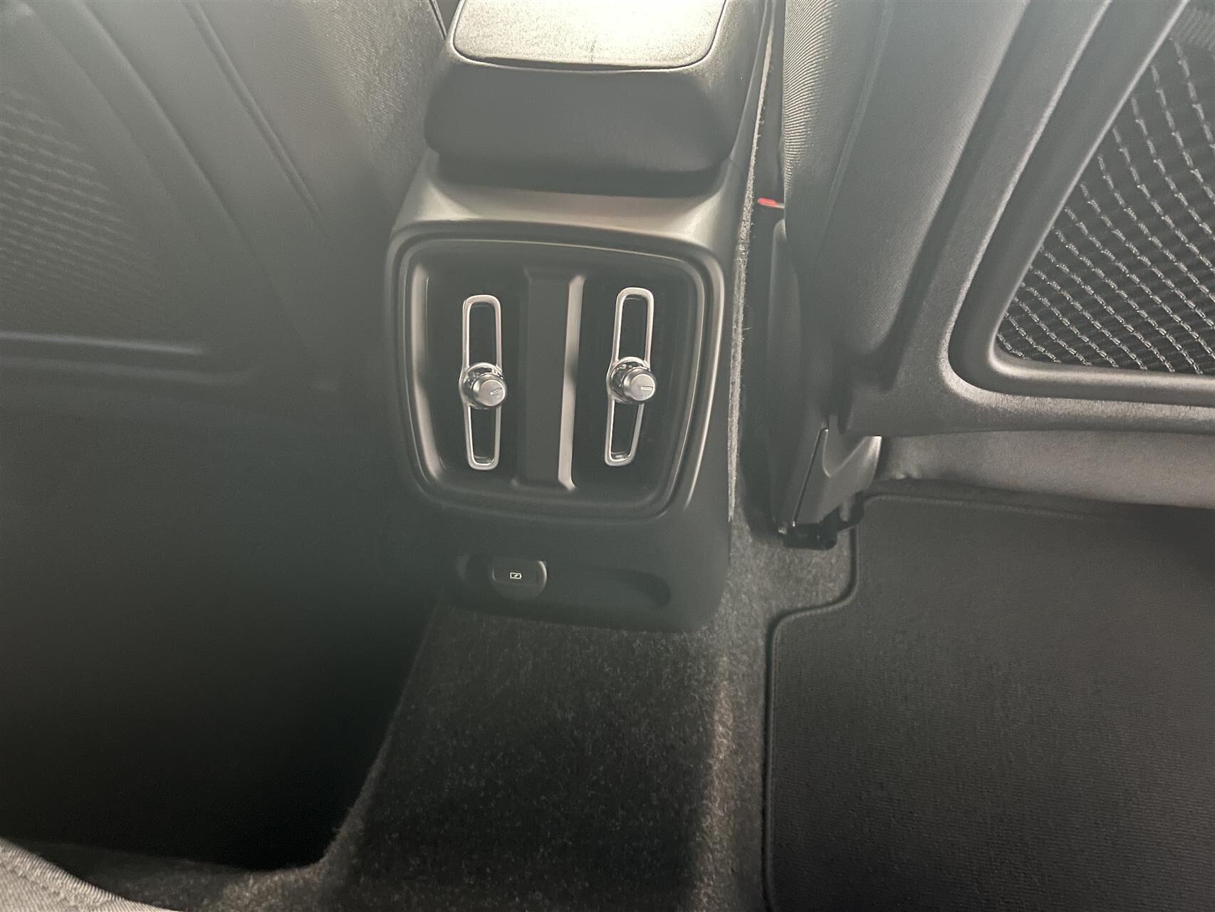 Billede af Volvo XC40 P8 Recharge Twin Plus Pure AWD 408HK 5d Aut.