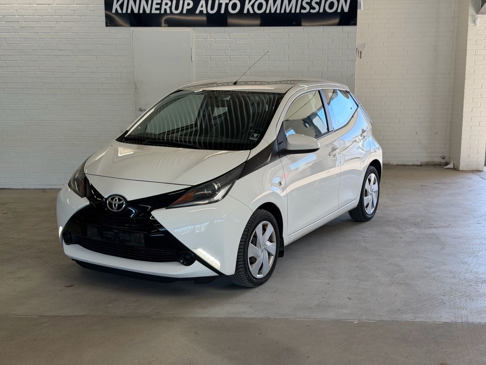 Billede af Toyota Aygo 1,0 VVT-I X-Play + X-Touch 69HK 5d