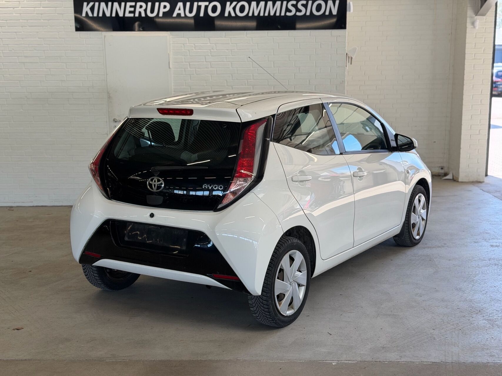 Billede af Toyota Aygo 1,0 VVT-I X-Play + X-Touch 69HK 5d